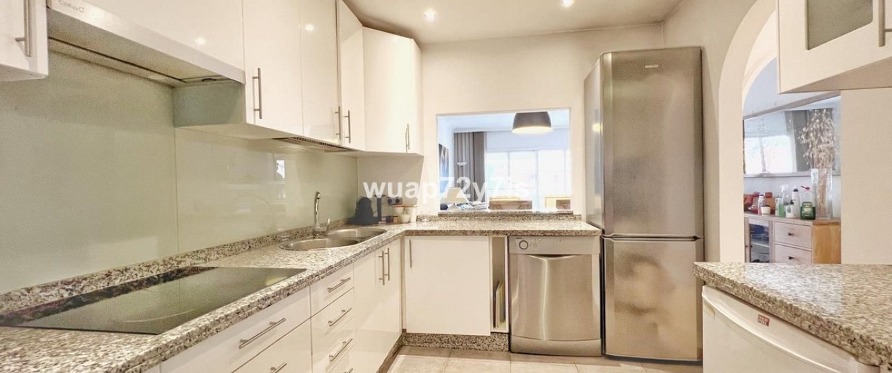 Rynek wtórny - apartment - Estepona - Costalita