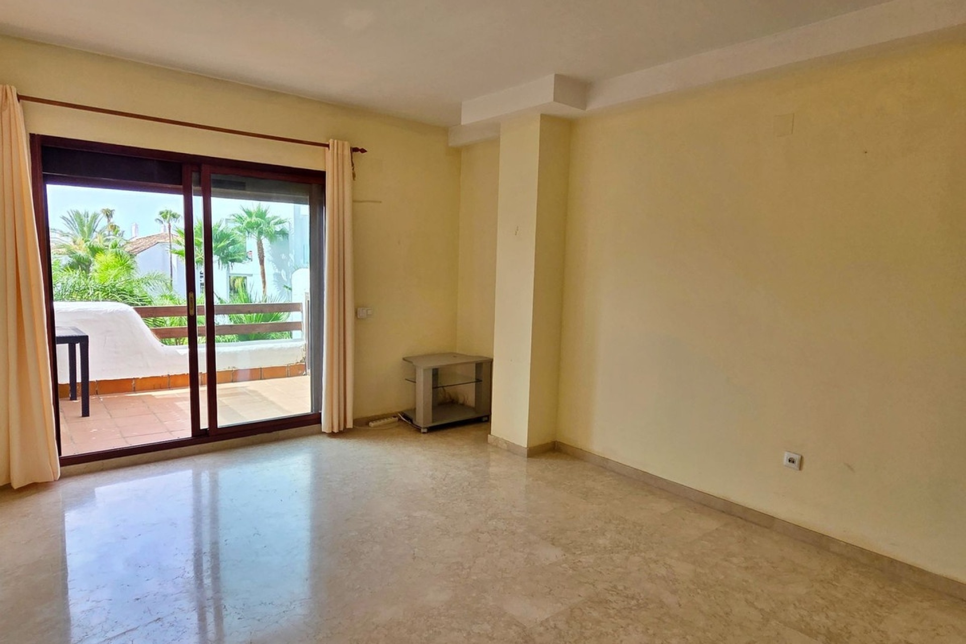Rynek wtórny - apartment - Estepona - Costalita