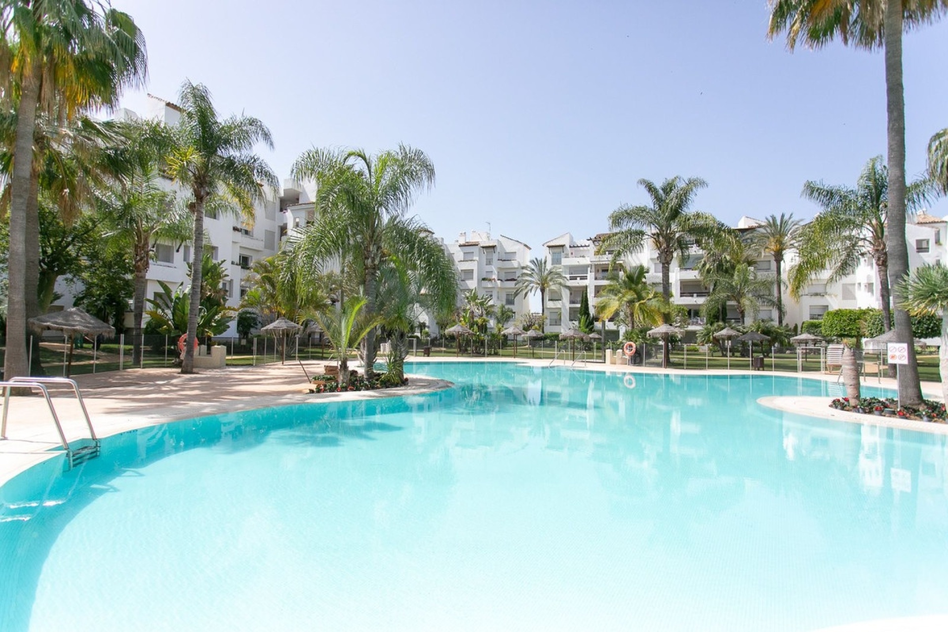 Rynek wtórny - apartment - Estepona - Costalita