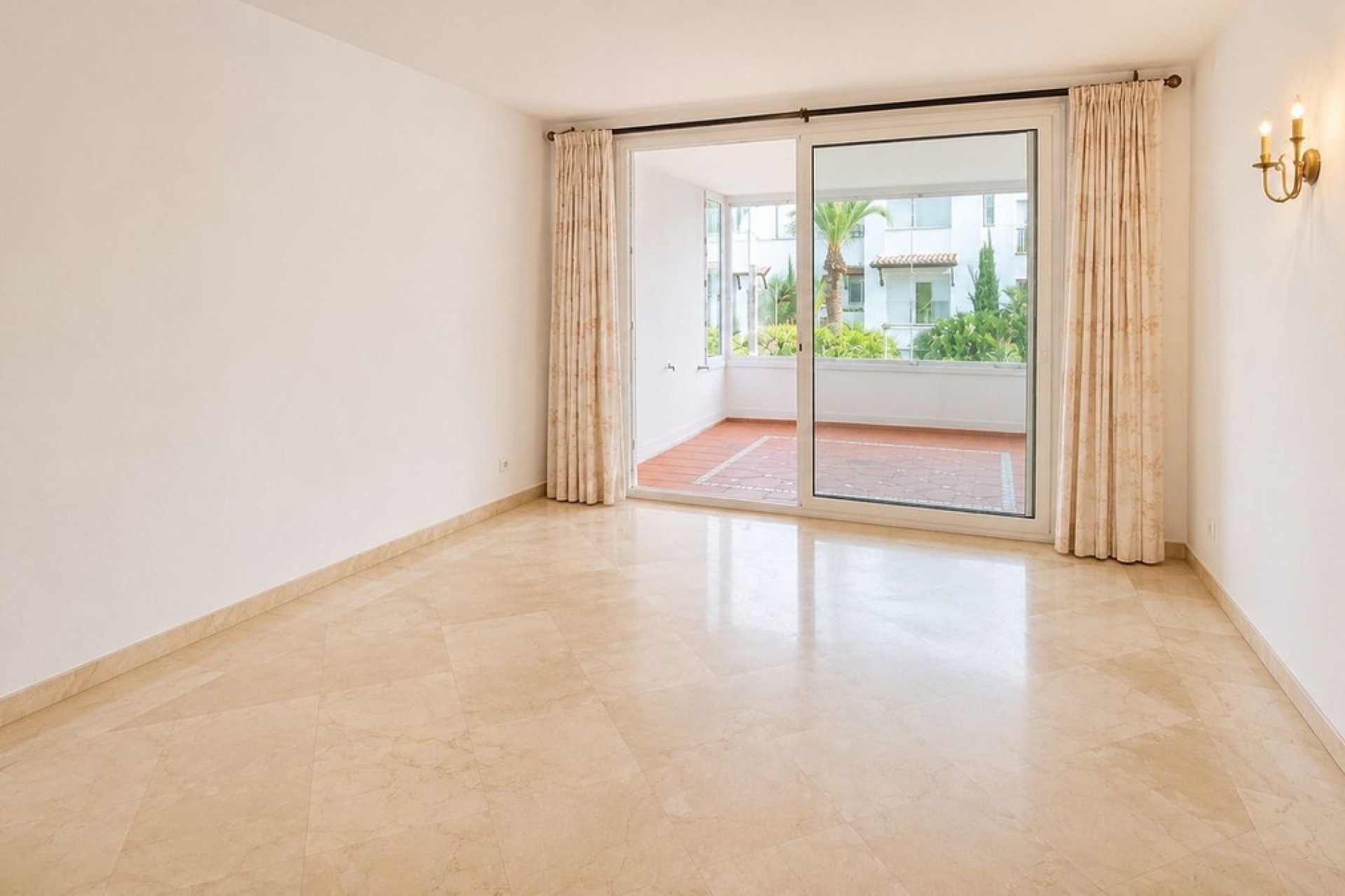 Rynek wtórny - apartment - Estepona - Costalita