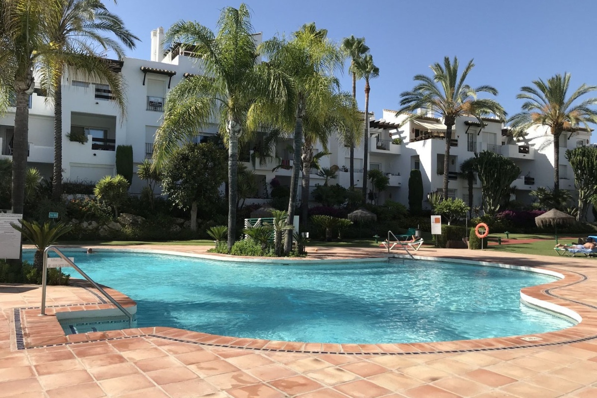 Rynek wtórny - apartment - Estepona - Costalita
