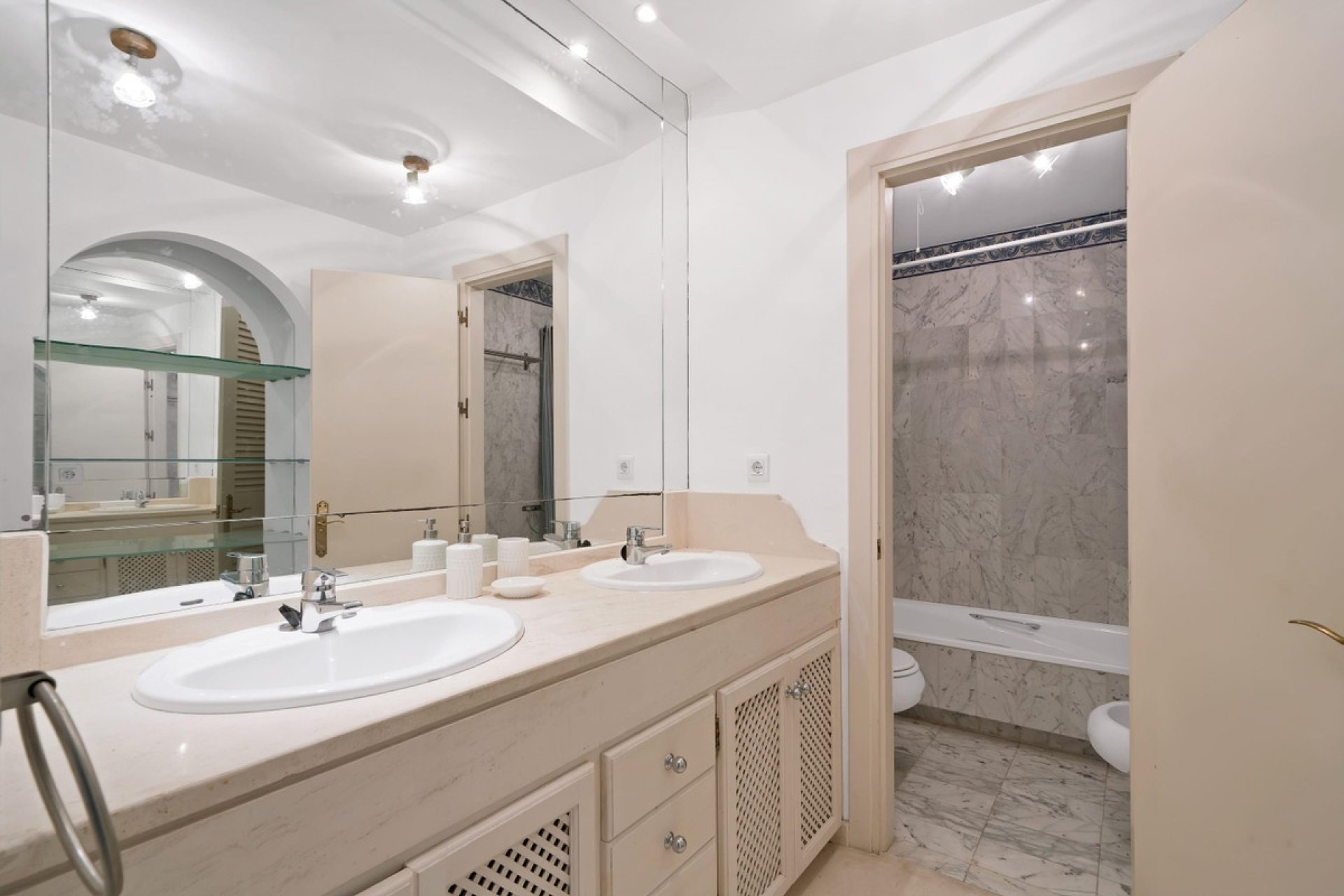Rynek wtórny - apartment - Estepona - Estepona Centro