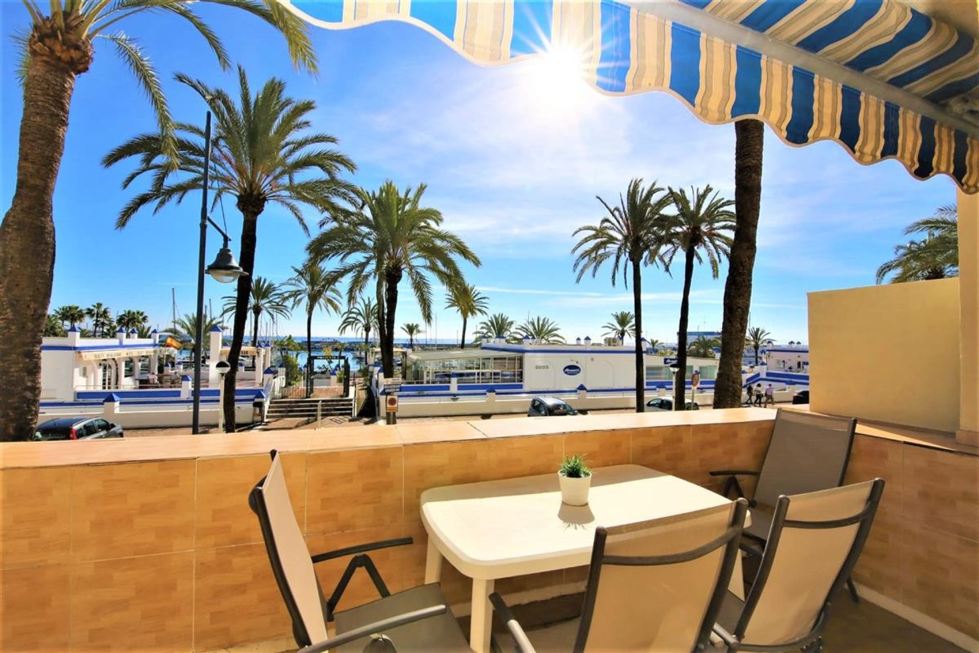 Rynek wtórny - apartment - Estepona - Estepona Centro