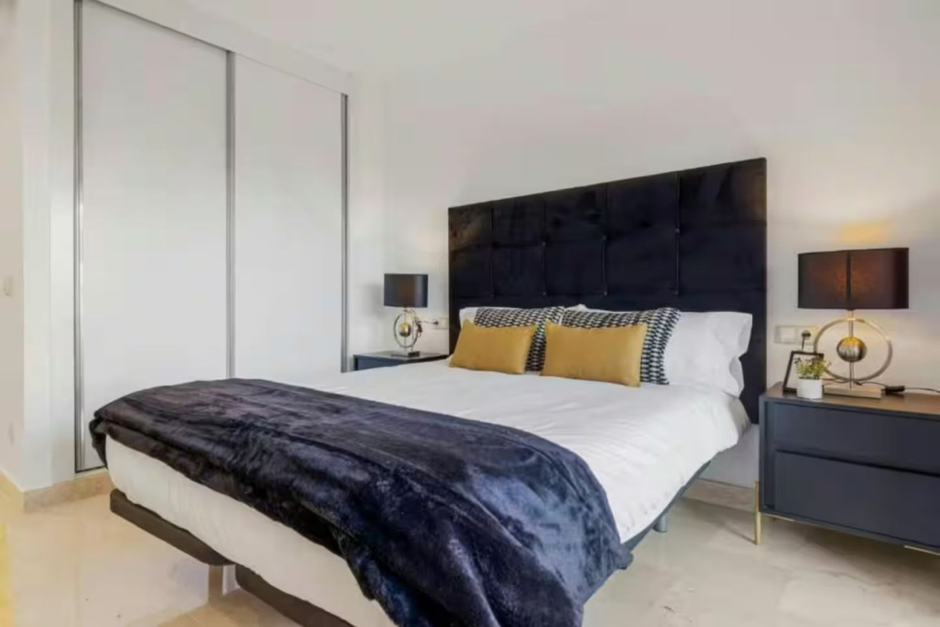 Rynek wtórny - apartment - Estepona - Estepona Centro