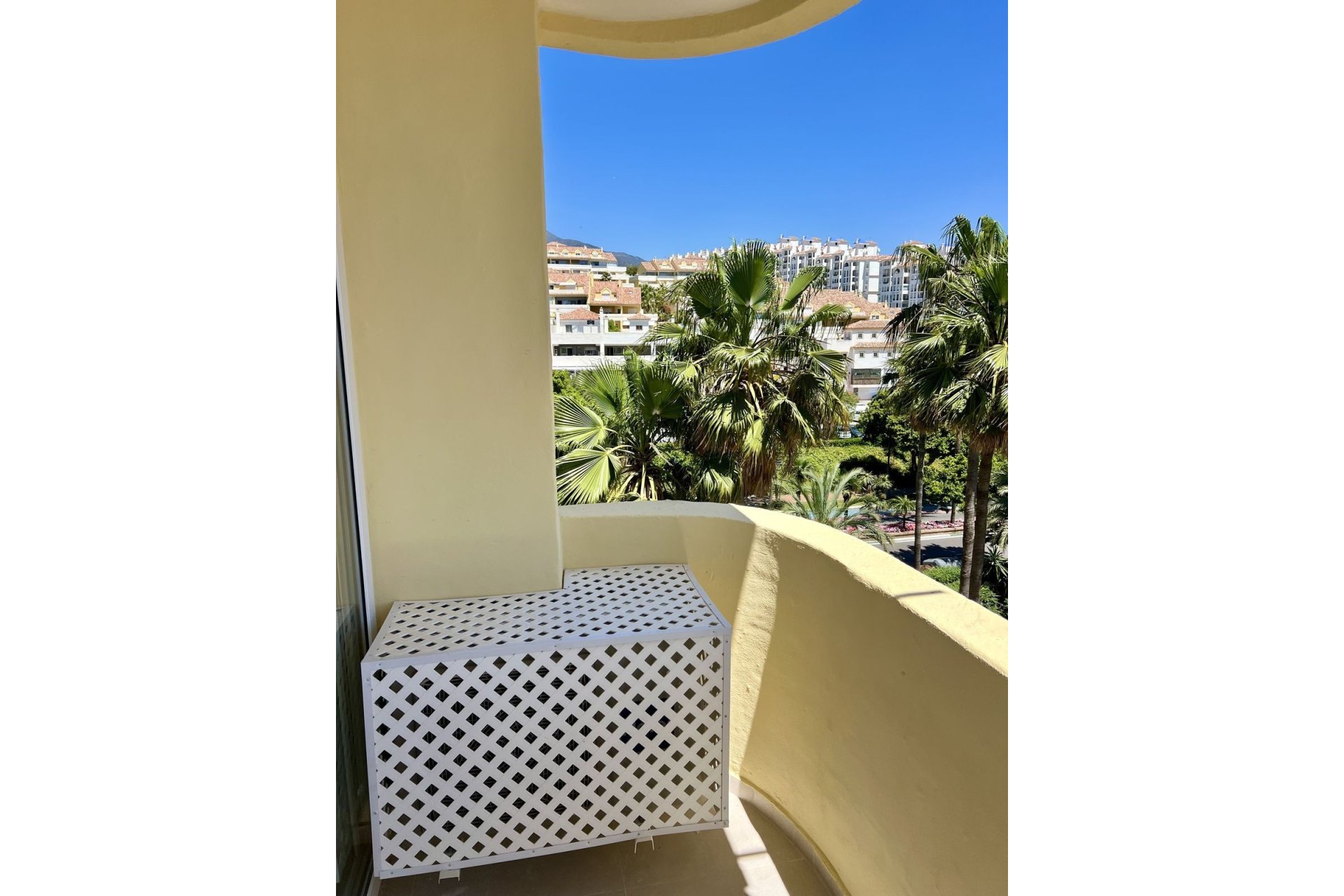 Rynek wtórny - apartment - Estepona - Estepona Centro