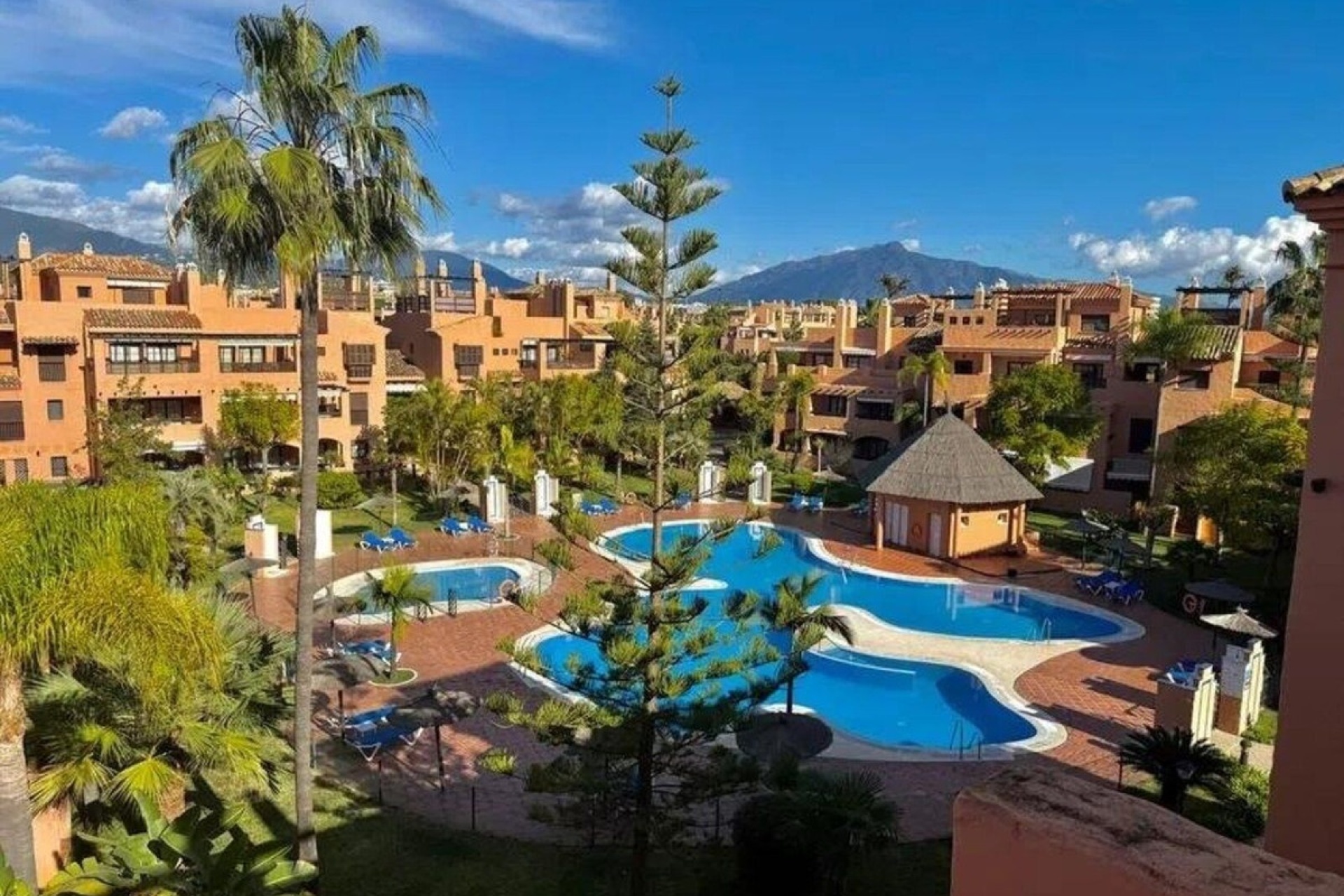 Rynek wtórny - apartment - Estepona - Hacienda del Sol