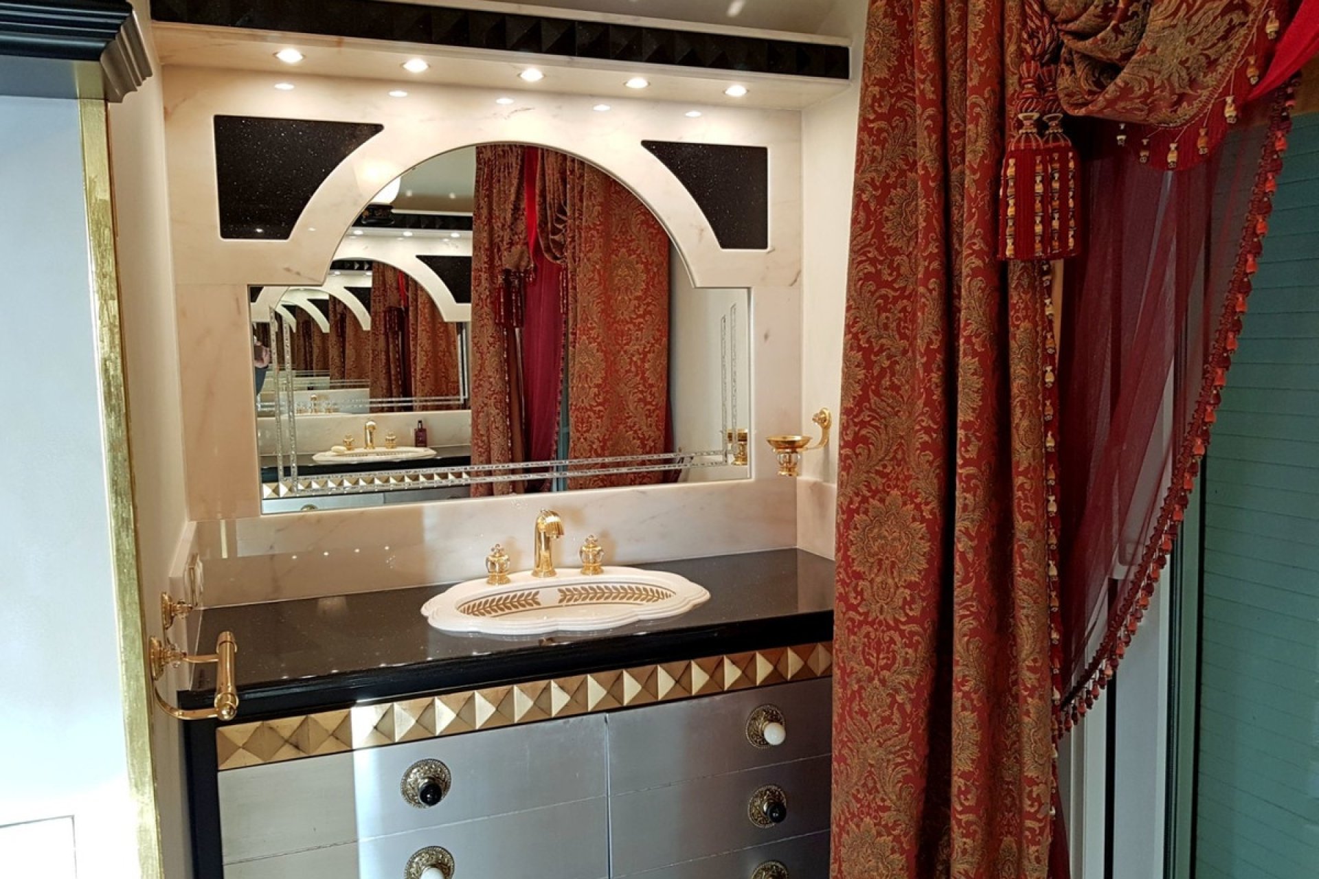 Rynek wtórny - apartment - Estepona - New Golden Mile