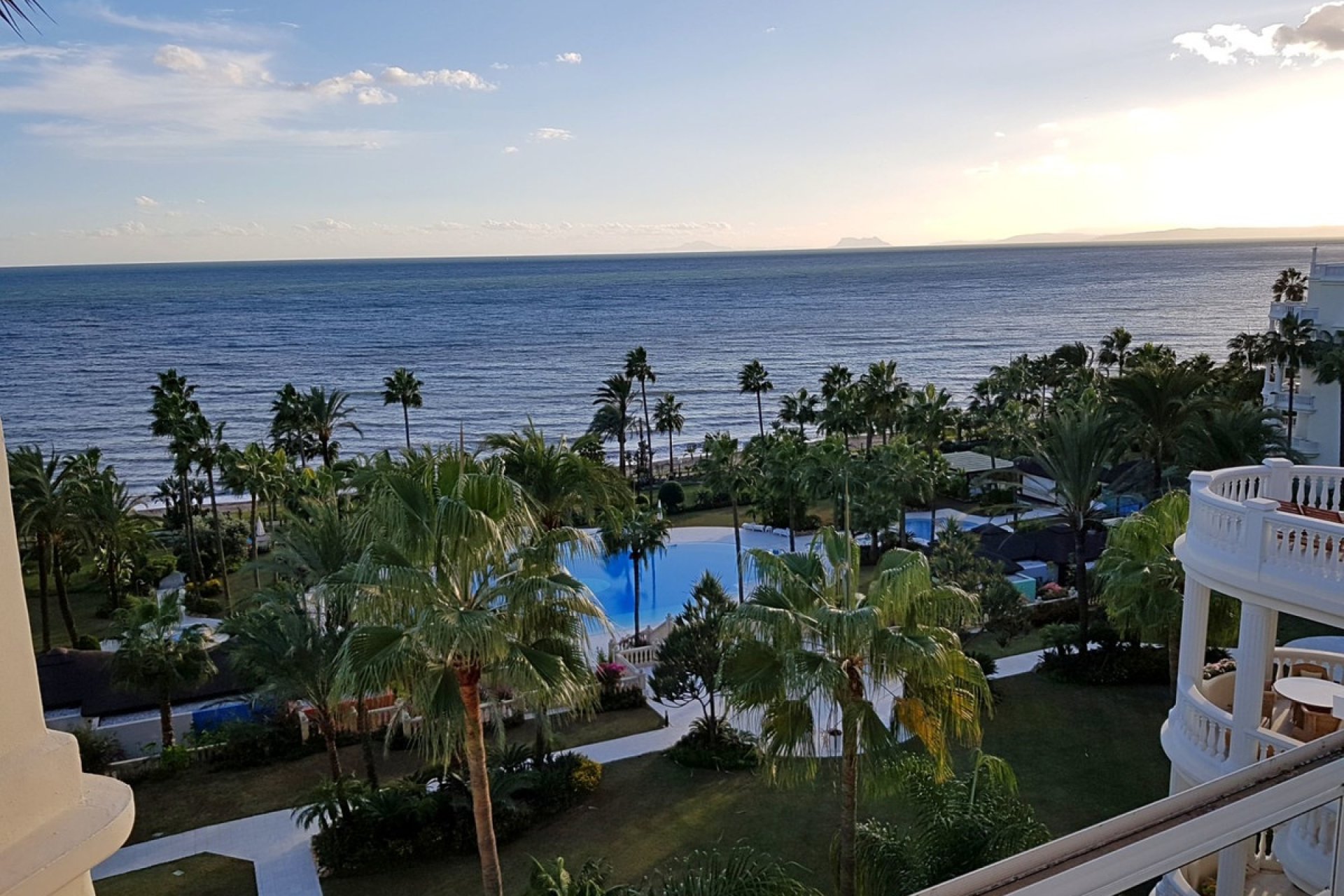 Rynek wtórny - apartment - Estepona - New Golden Mile
