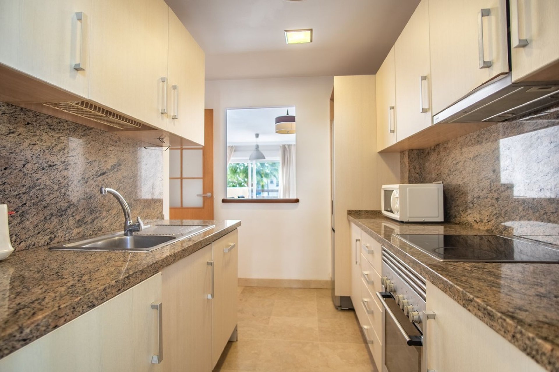 Rynek wtórny - apartment - Estepona - New Golden Mile