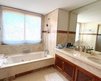 Rynek wtórny - apartment - Estepona - New Golden Mile