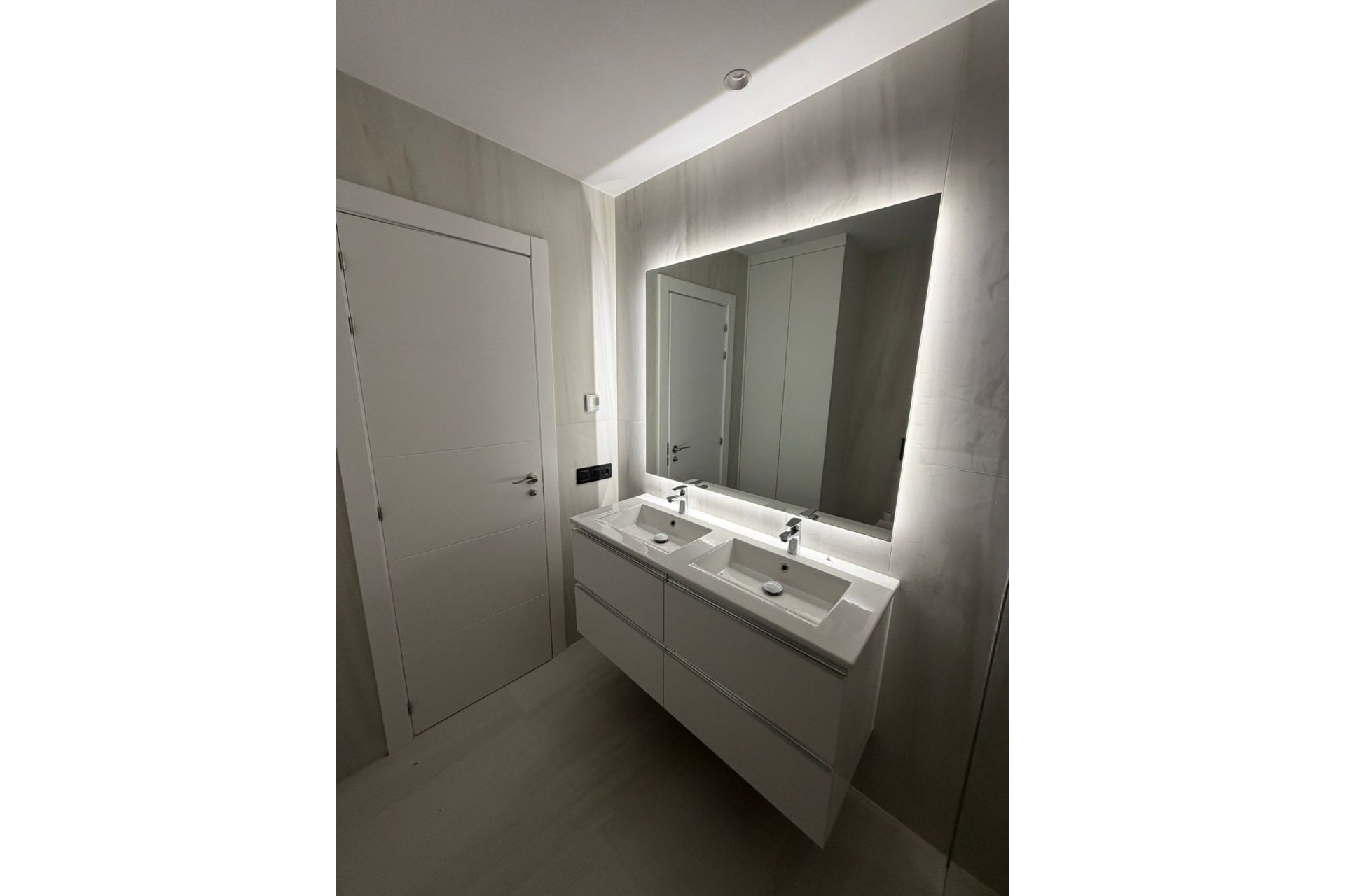 Rynek wtórny - apartment - Estepona - New Golden Mile