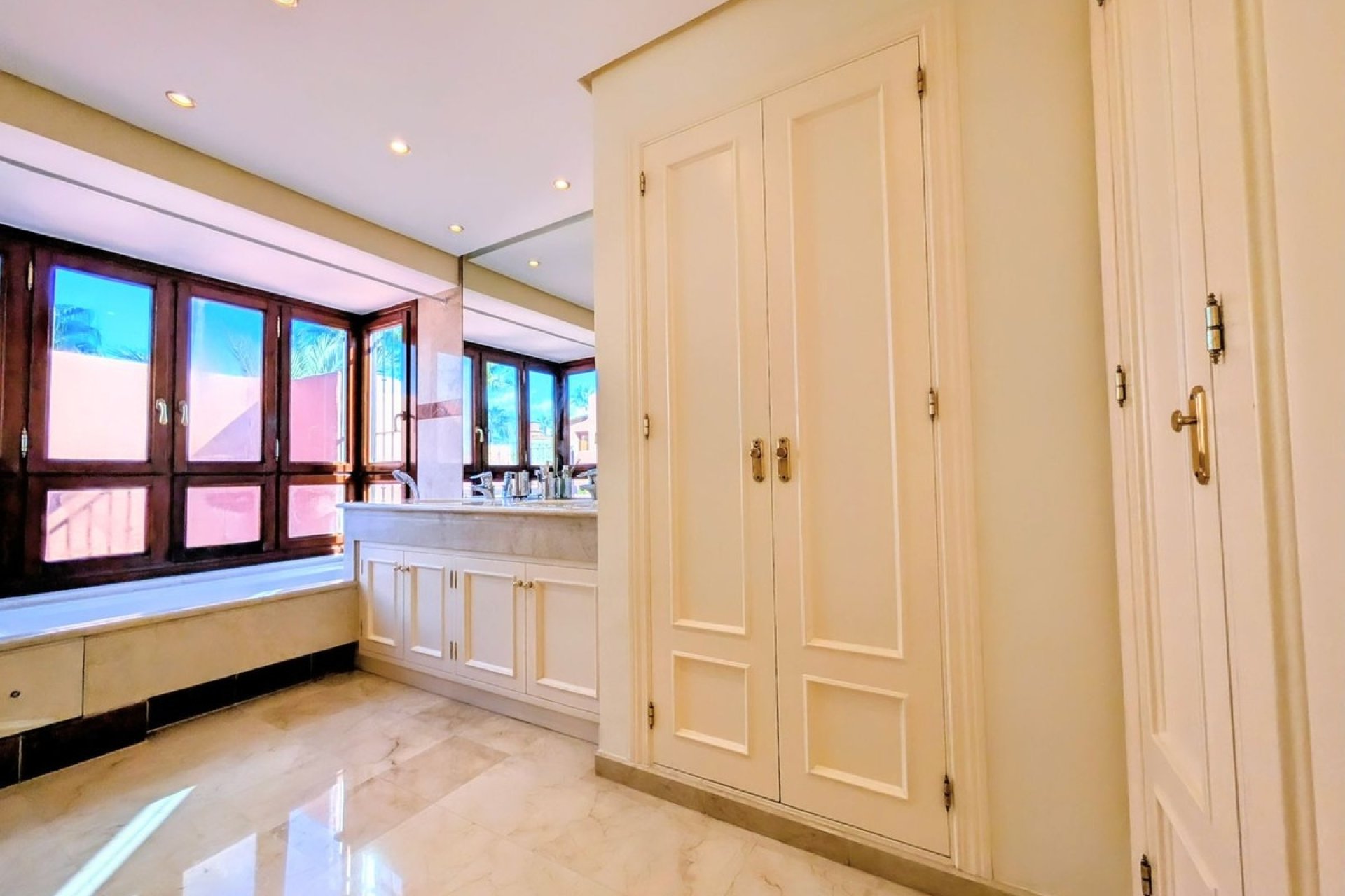 Rynek wtórny - apartment - Estepona - New Golden Mile