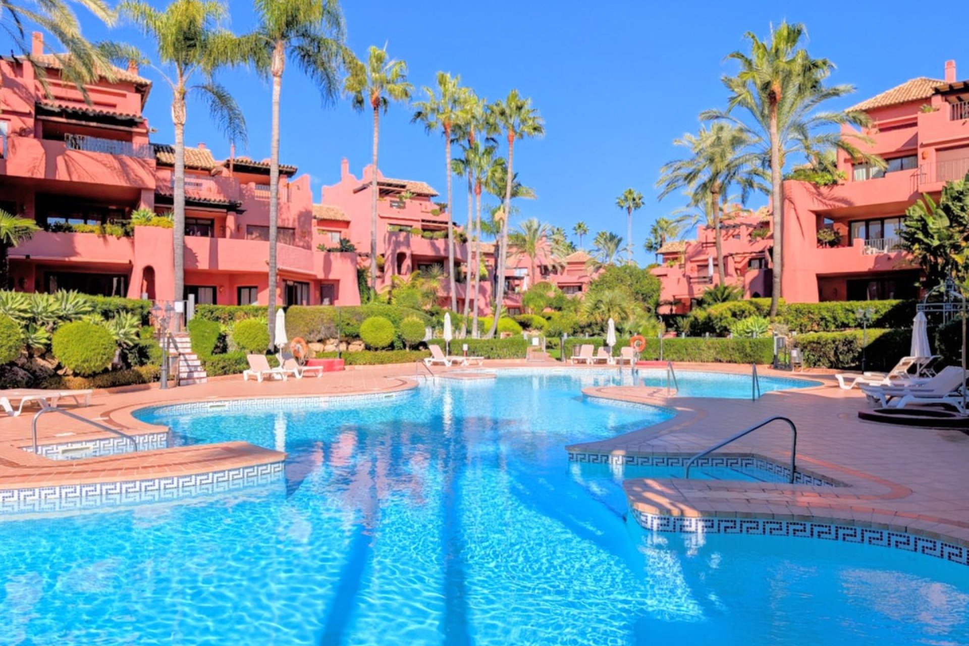 Rynek wtórny - apartment - Estepona - New Golden Mile