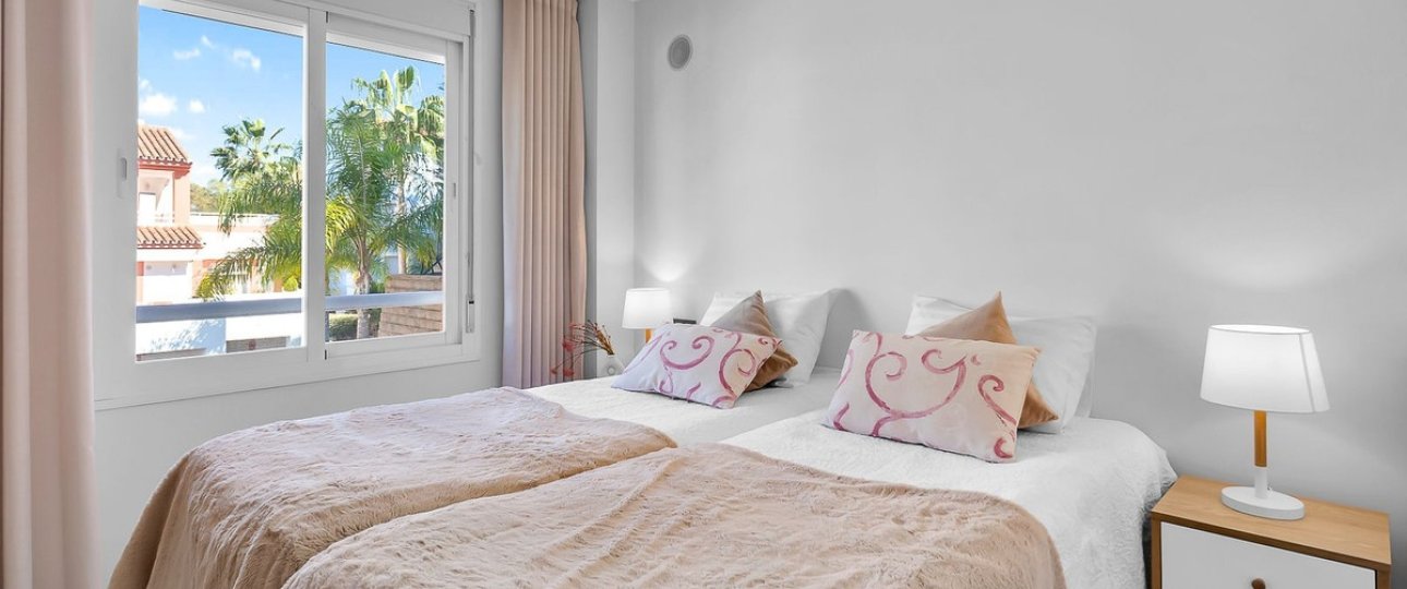 Rynek wtórny - apartment - Estepona - New Golden Mile