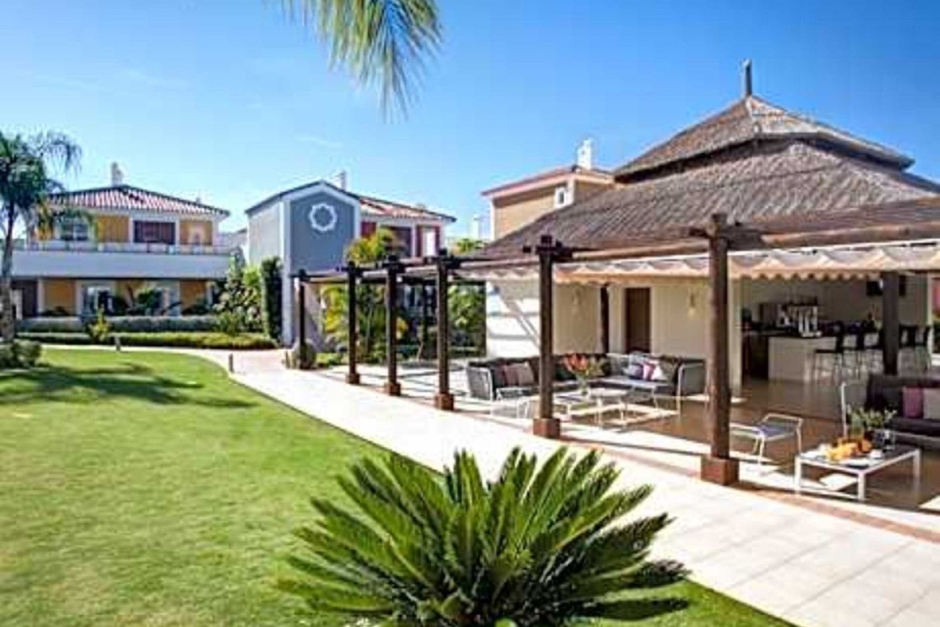 Rynek wtórny - apartment - Estepona - New Golden Mile