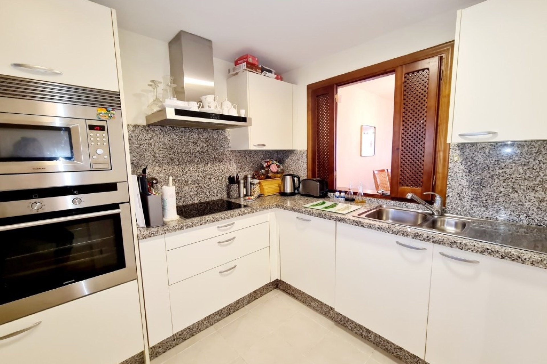 Rynek wtórny - apartment - Estepona - New Golden Mile