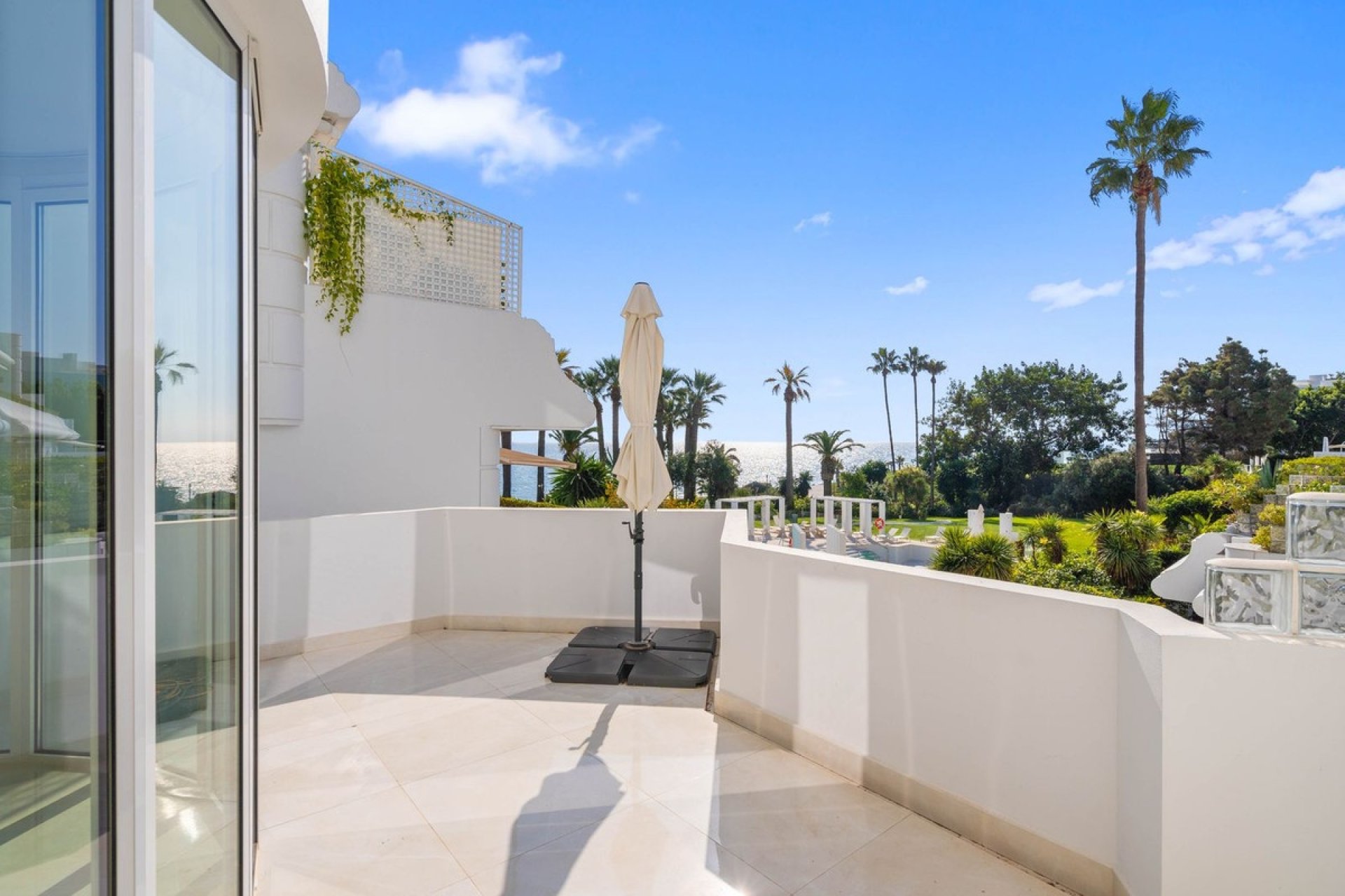 Rynek wtórny - apartment - Estepona - New Golden Mile