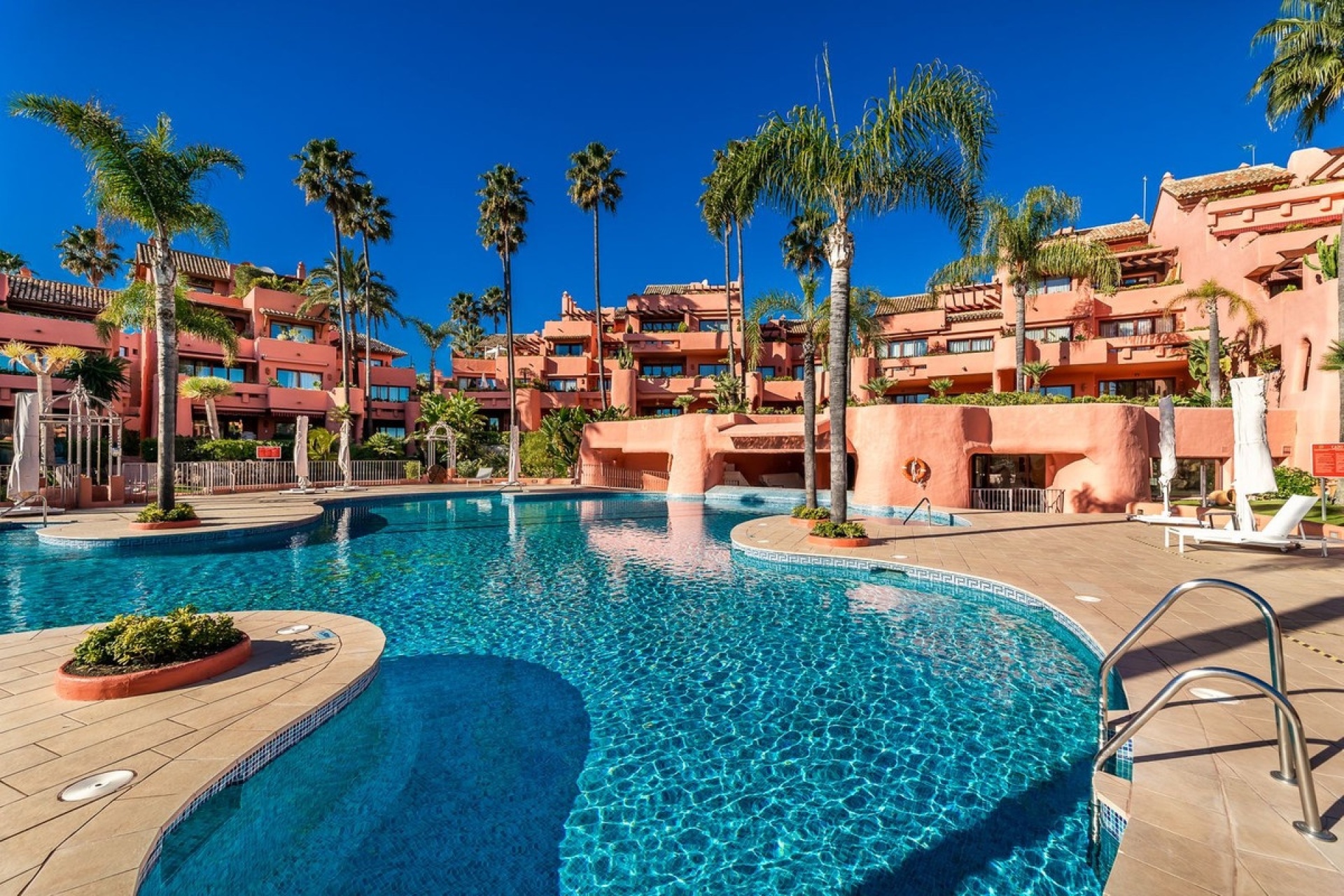 Rynek wtórny - apartment - Estepona - New Golden Mile