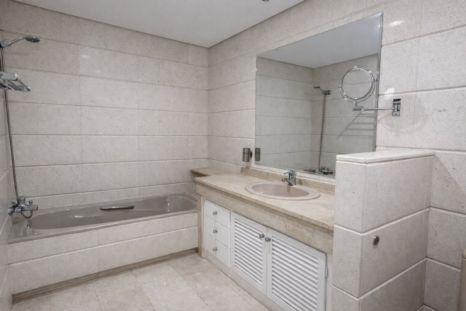 Rynek wtórny - apartment - Estepona - New Golden Mile