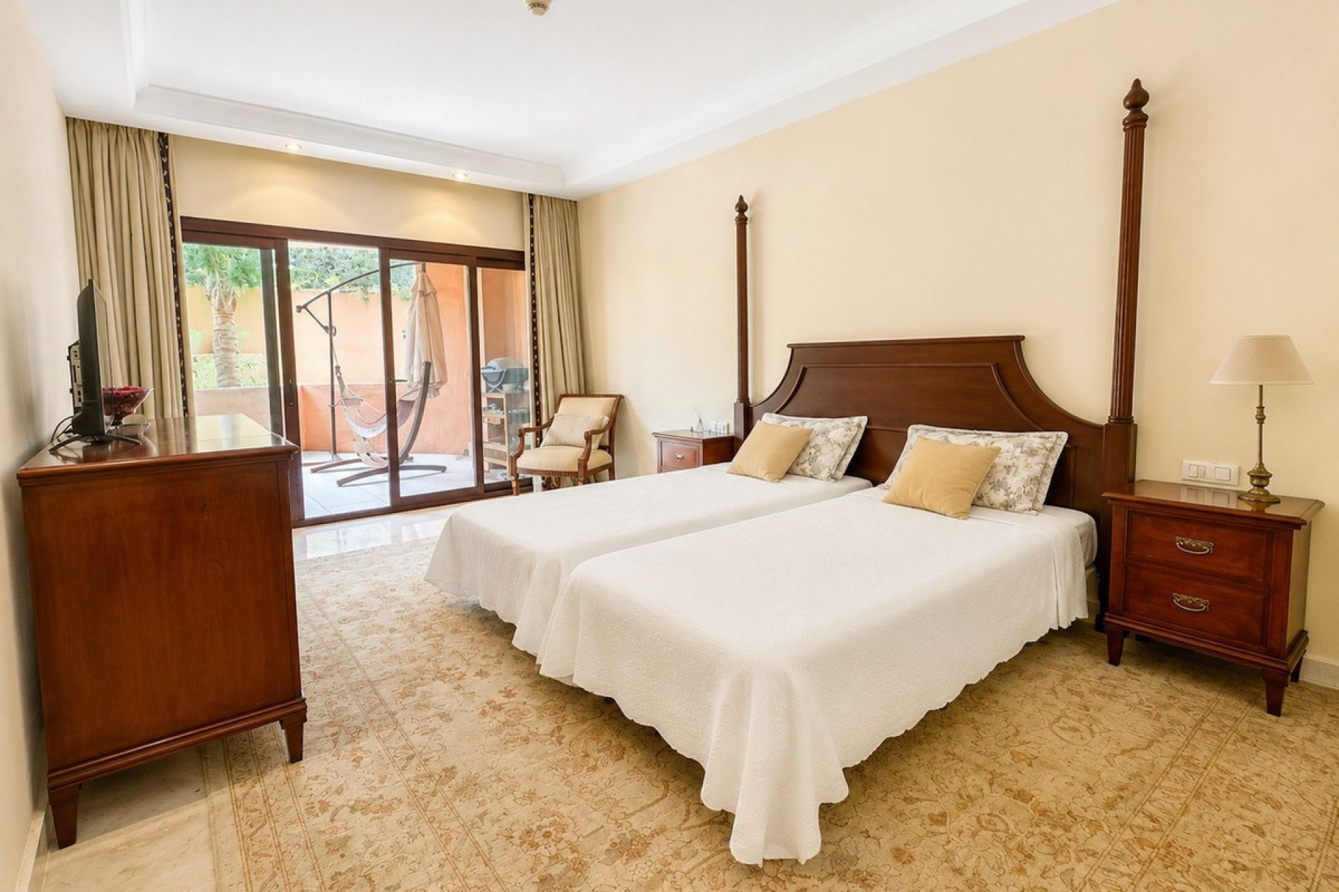 Rynek wtórny - apartment - Estepona - New Golden Mile