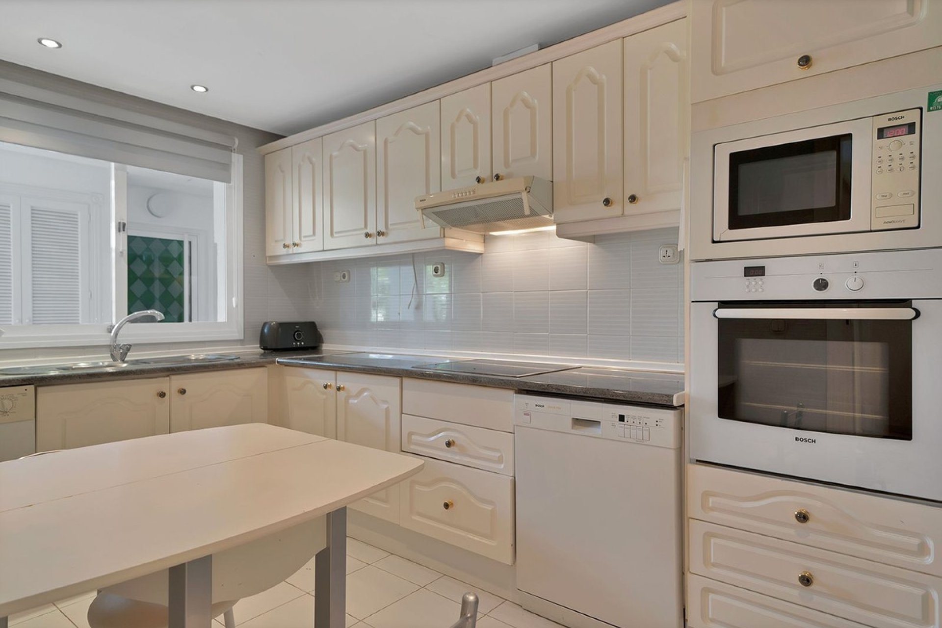 Rynek wtórny - apartment - Estepona - New Golden Mile