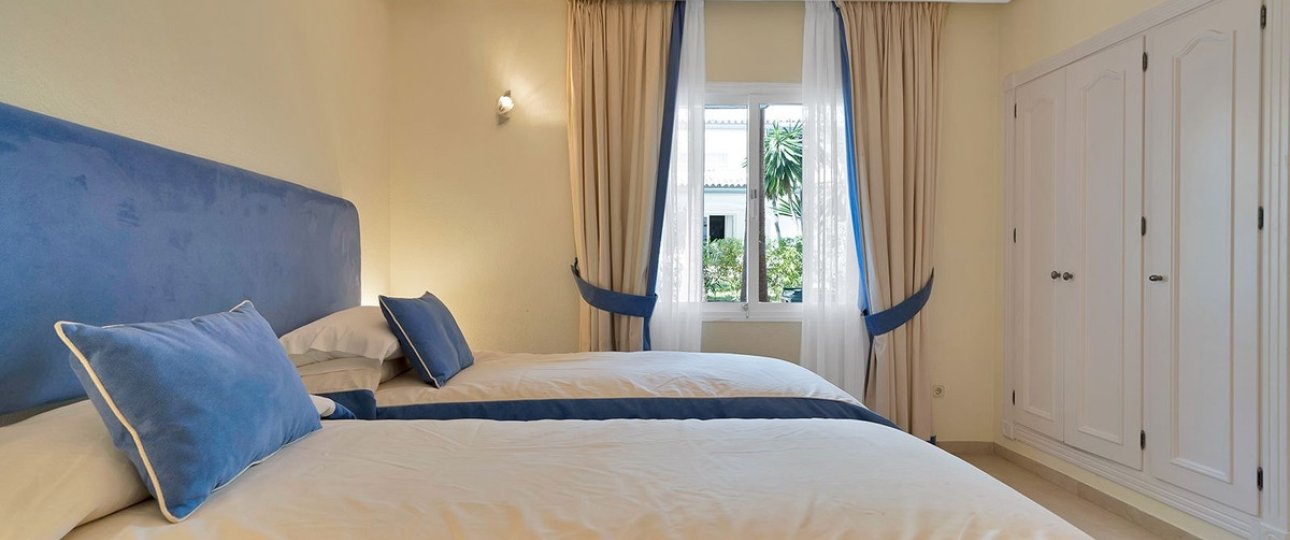 Rynek wtórny - apartment - Estepona - New Golden Mile