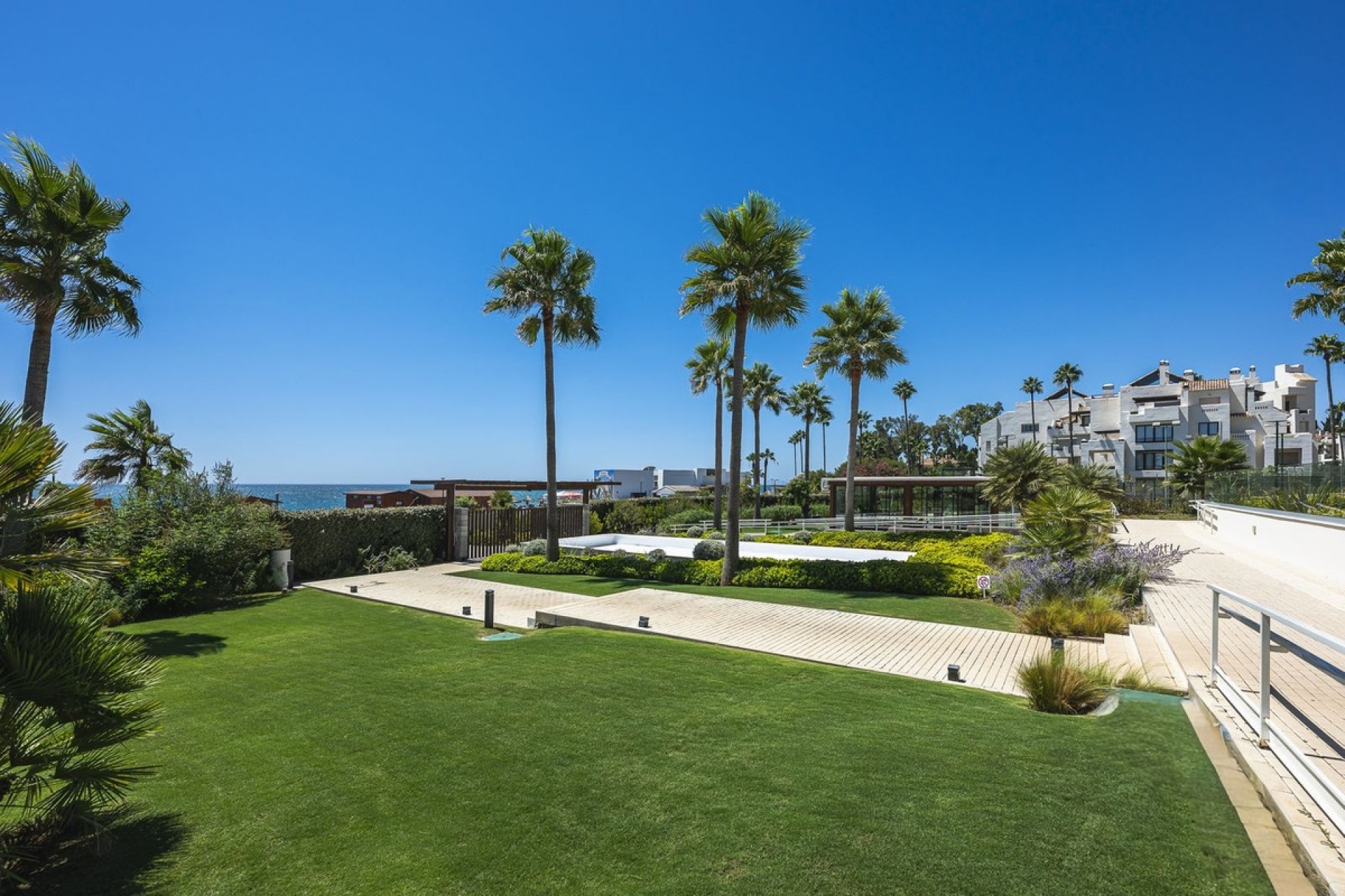Rynek wtórny - apartment - Estepona - New Golden Mile