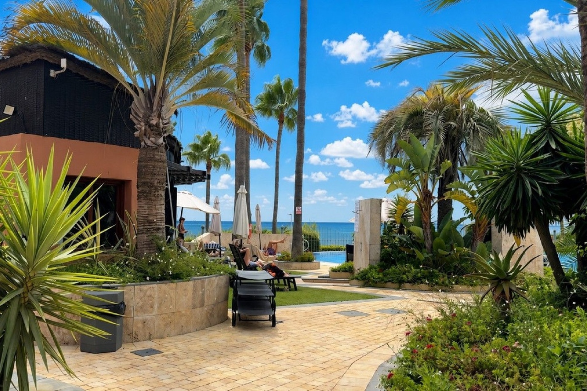 Rynek wtórny - apartment - Estepona - New Golden Mile
