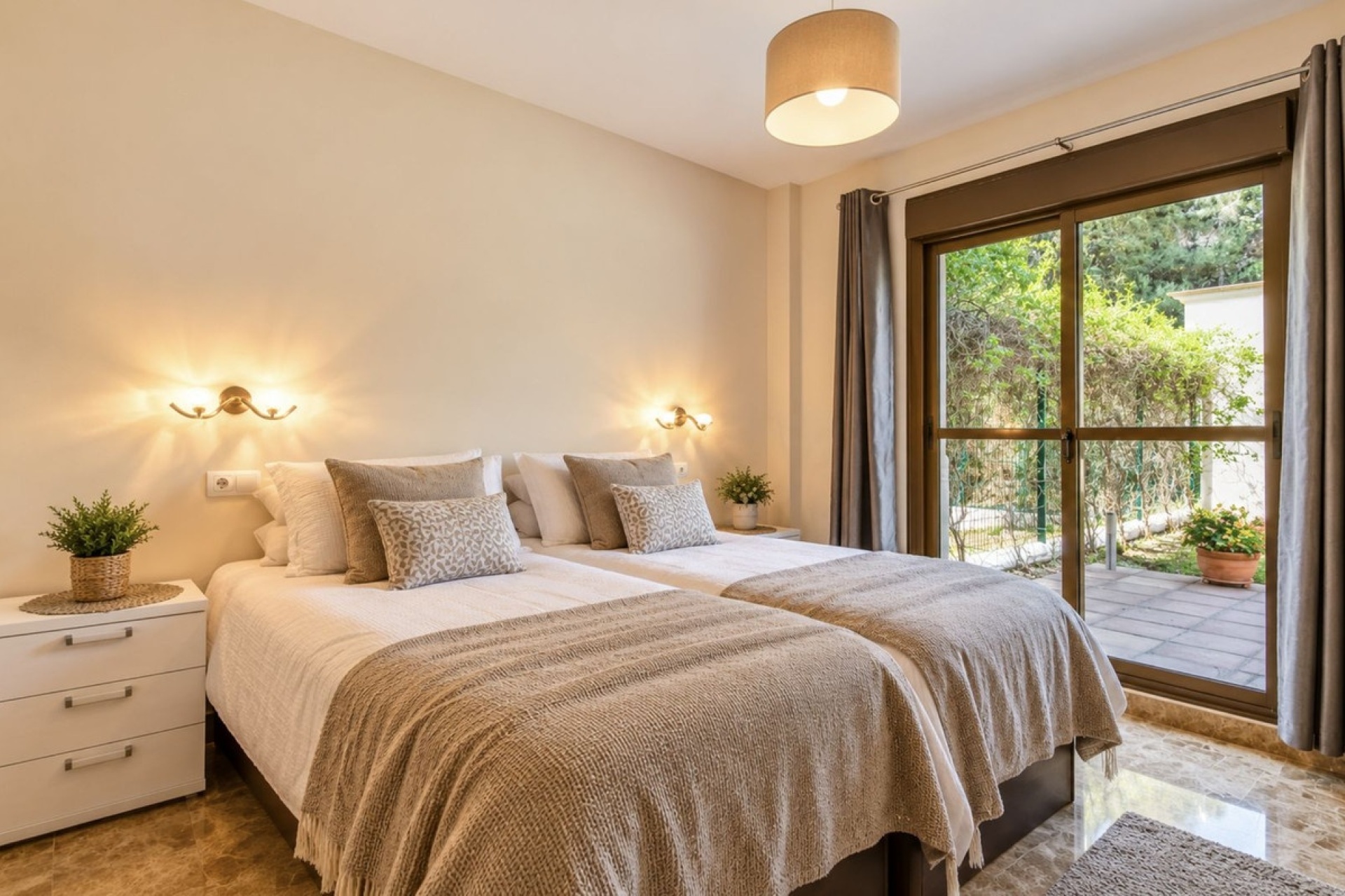 Rynek wtórny - apartment - Estepona - New Golden Mile