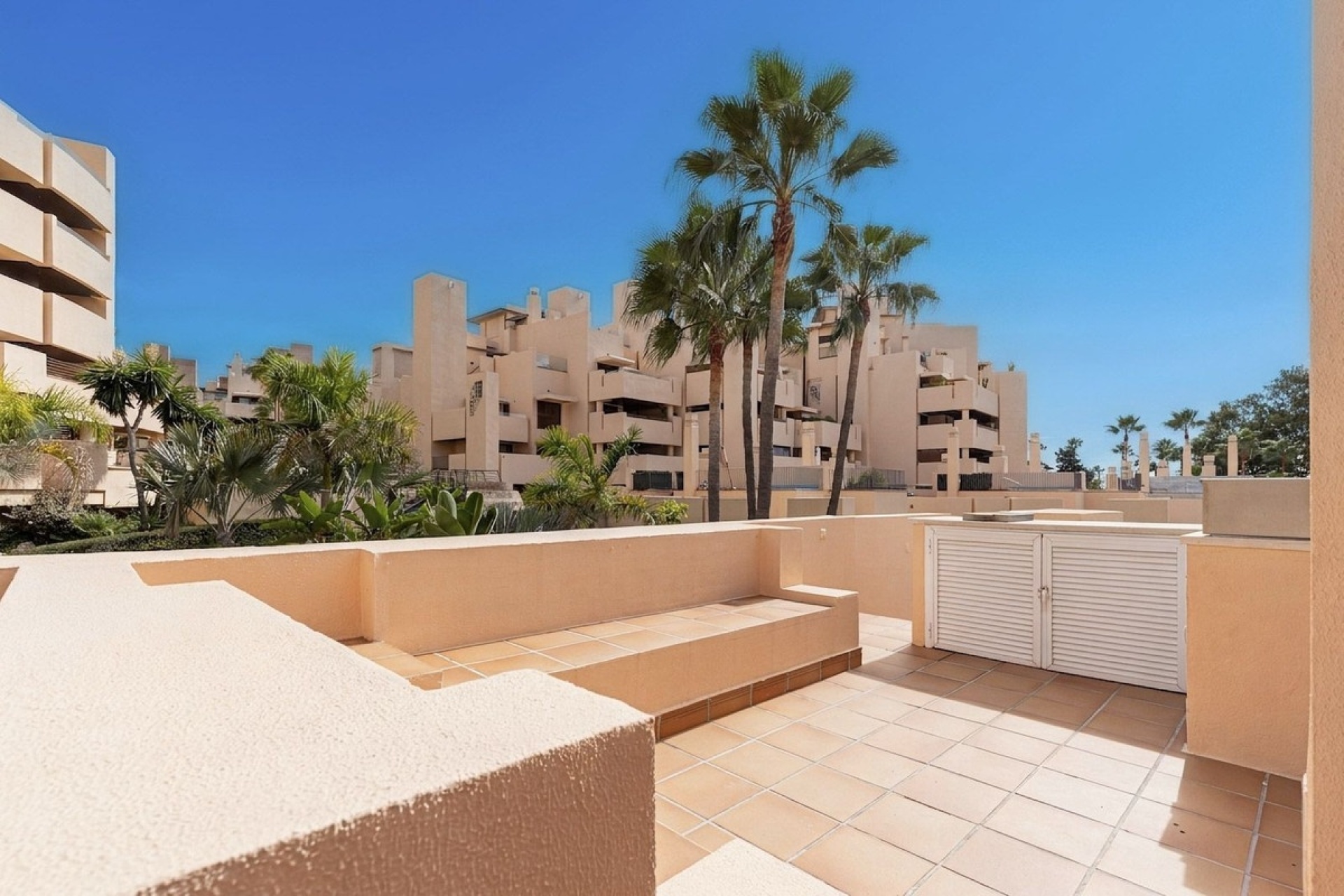 Rynek wtórny - apartment - Estepona - New Golden Mile
