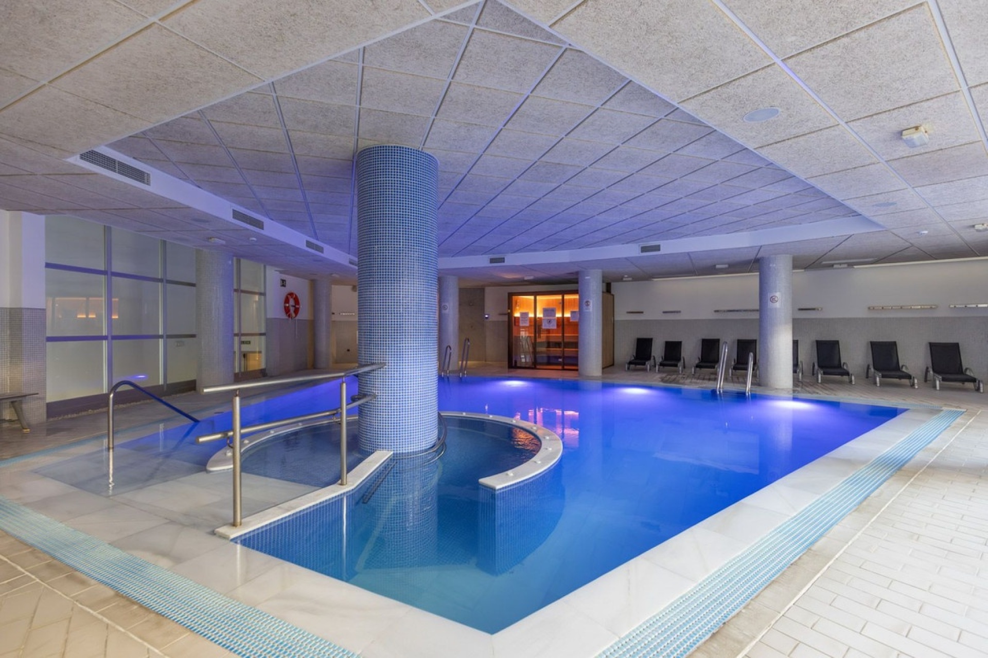 Rynek wtórny - apartment - Estepona - New Golden Mile