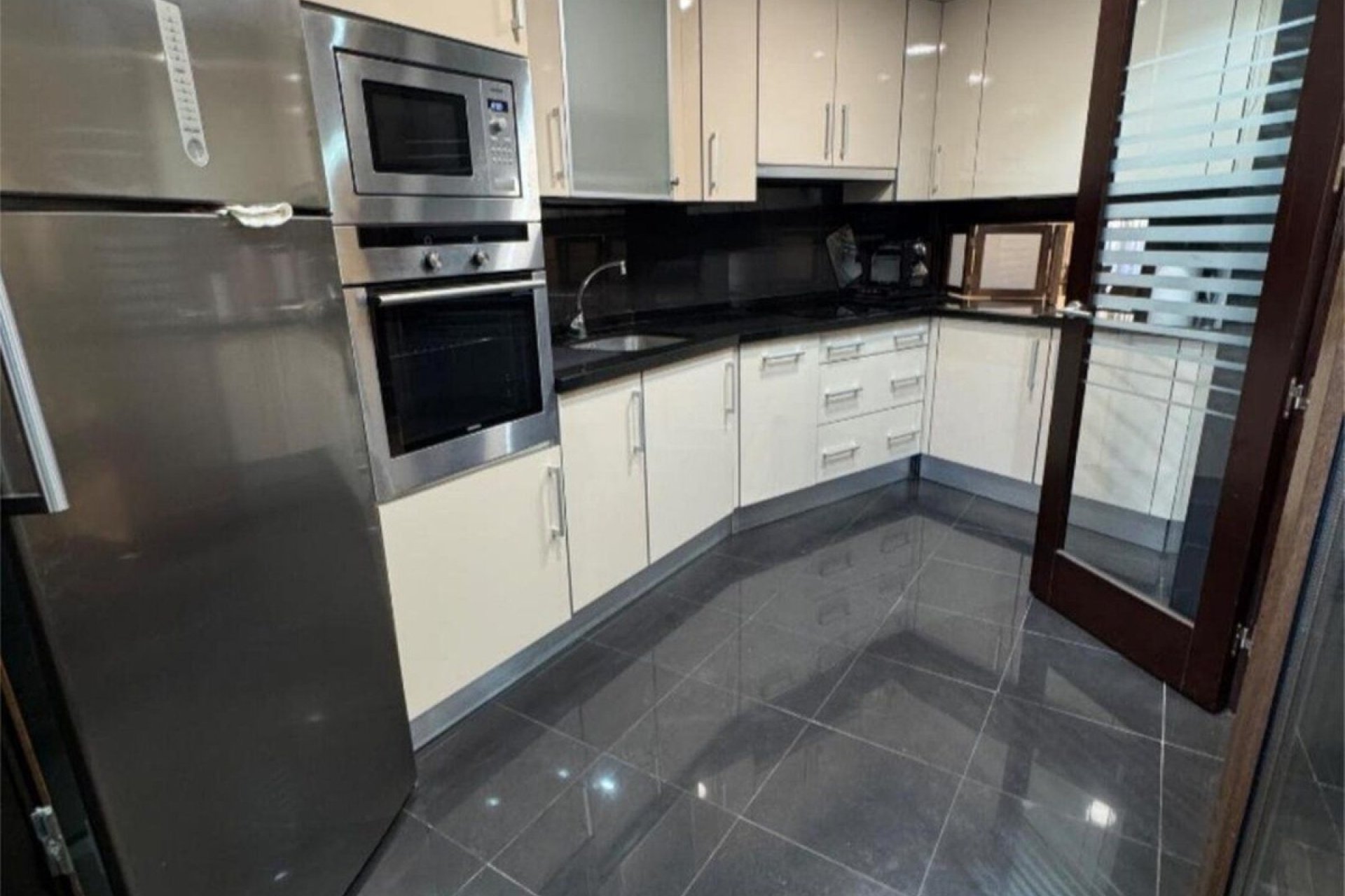 Rynek wtórny - apartment - Estepona - New Golden Mile