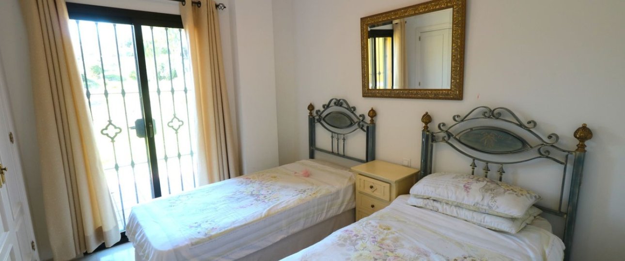 Rynek wtórny - apartment - Estepona - New Golden Mile