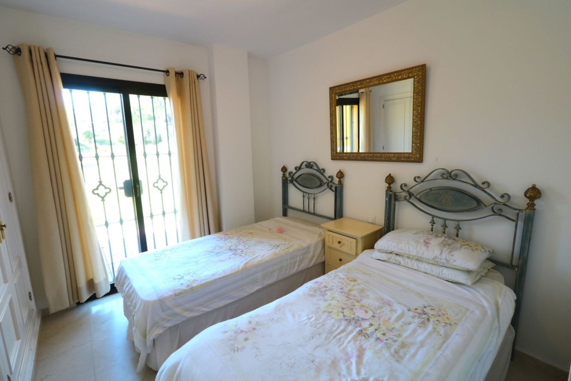 Rynek wtórny - apartment - Estepona - New Golden Mile