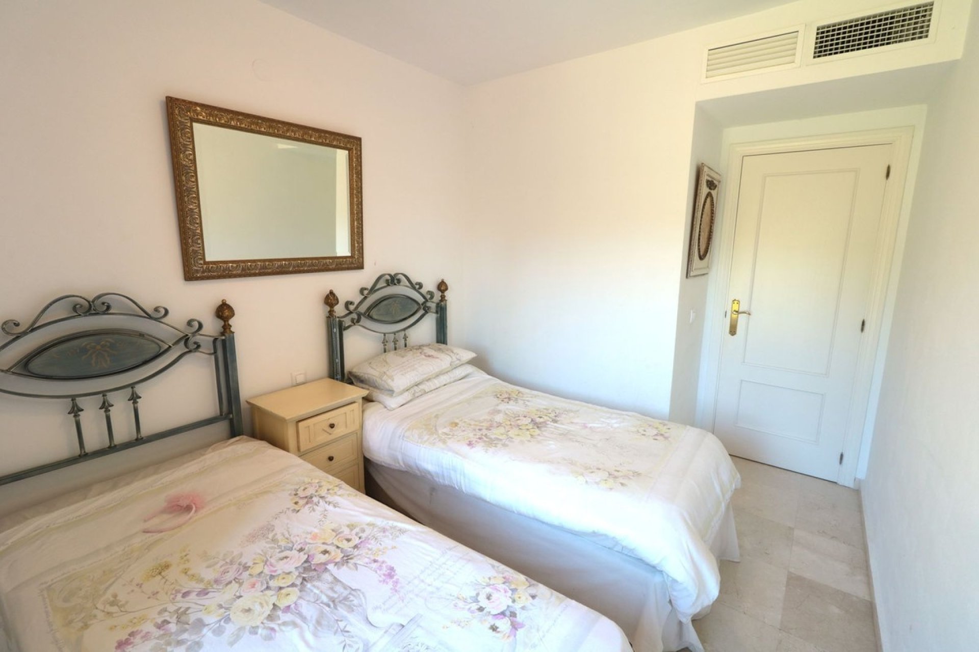 Rynek wtórny - apartment - Estepona - New Golden Mile