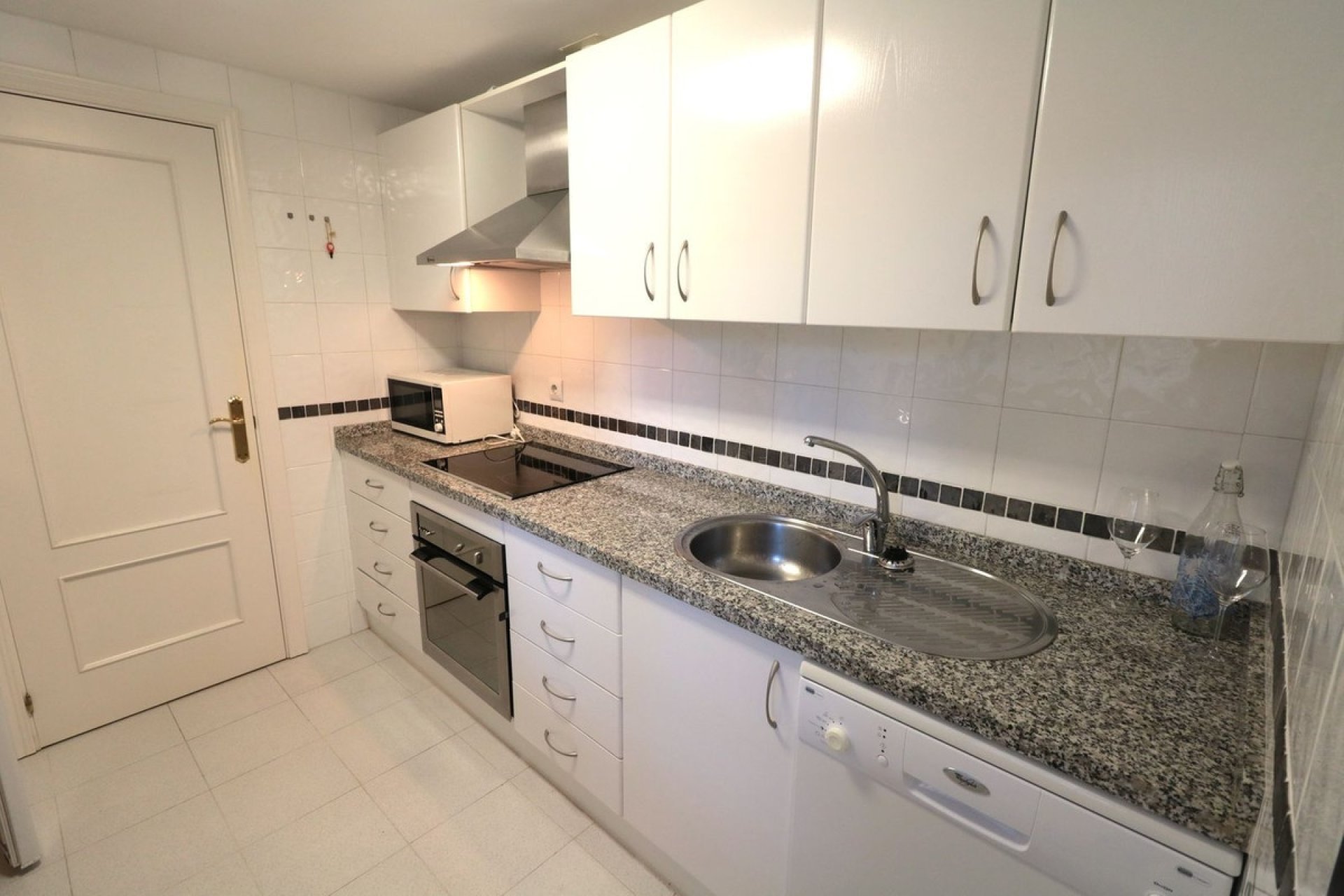 Rynek wtórny - apartment - Estepona - New Golden Mile