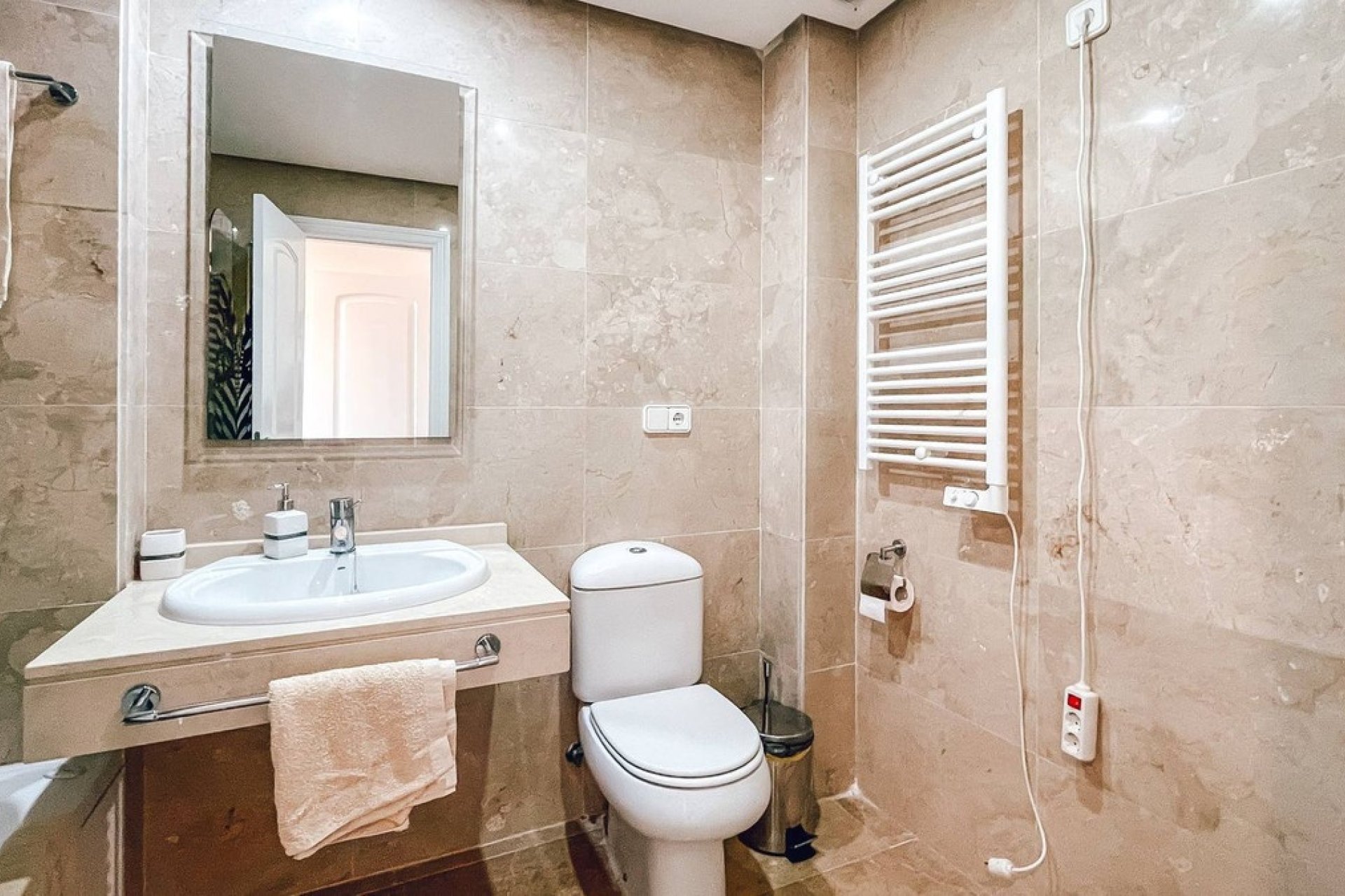 Rynek wtórny - apartment - Manilva - La Duquesa