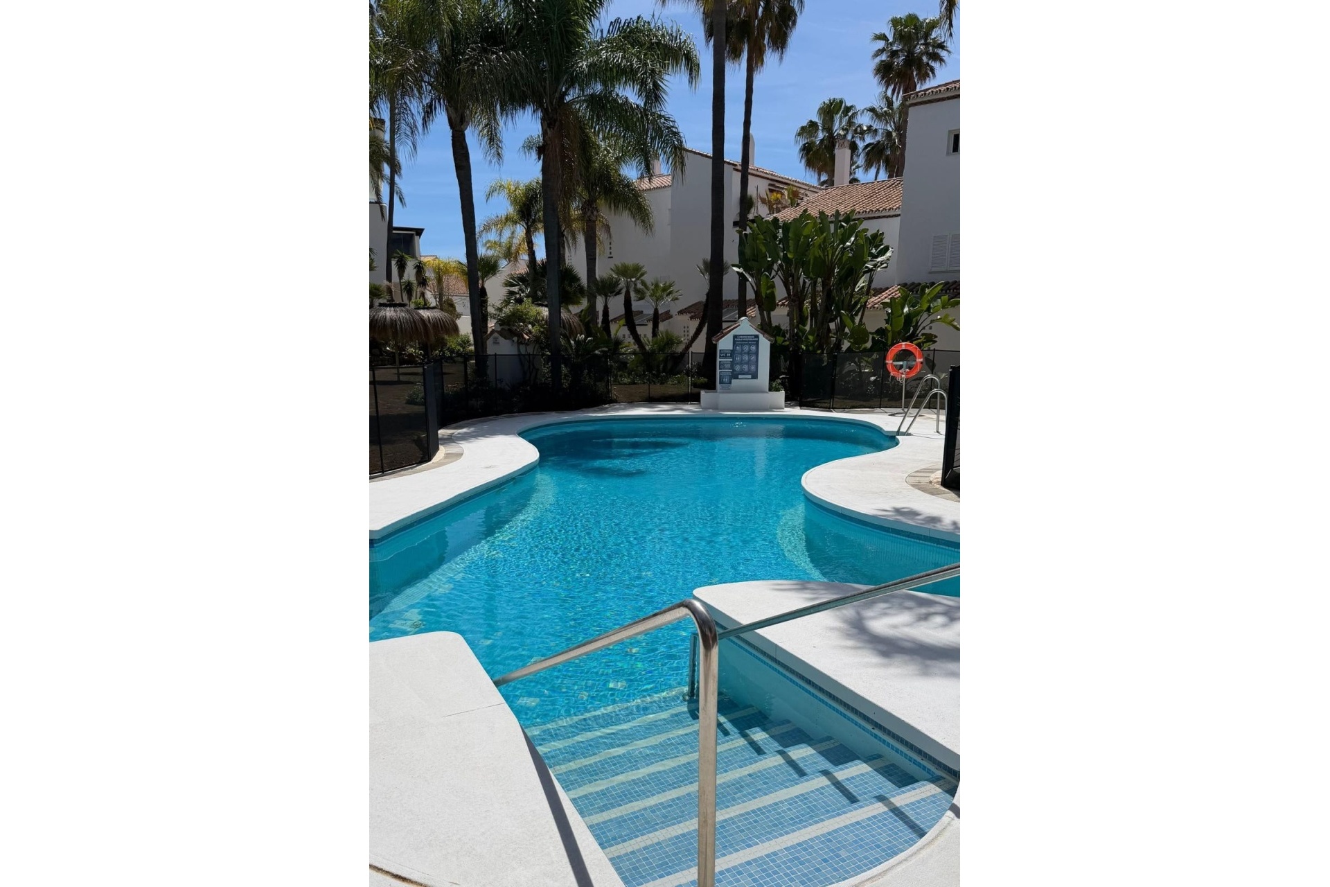 Rynek wtórny - apartment - Marbella - Bahía de Marbella