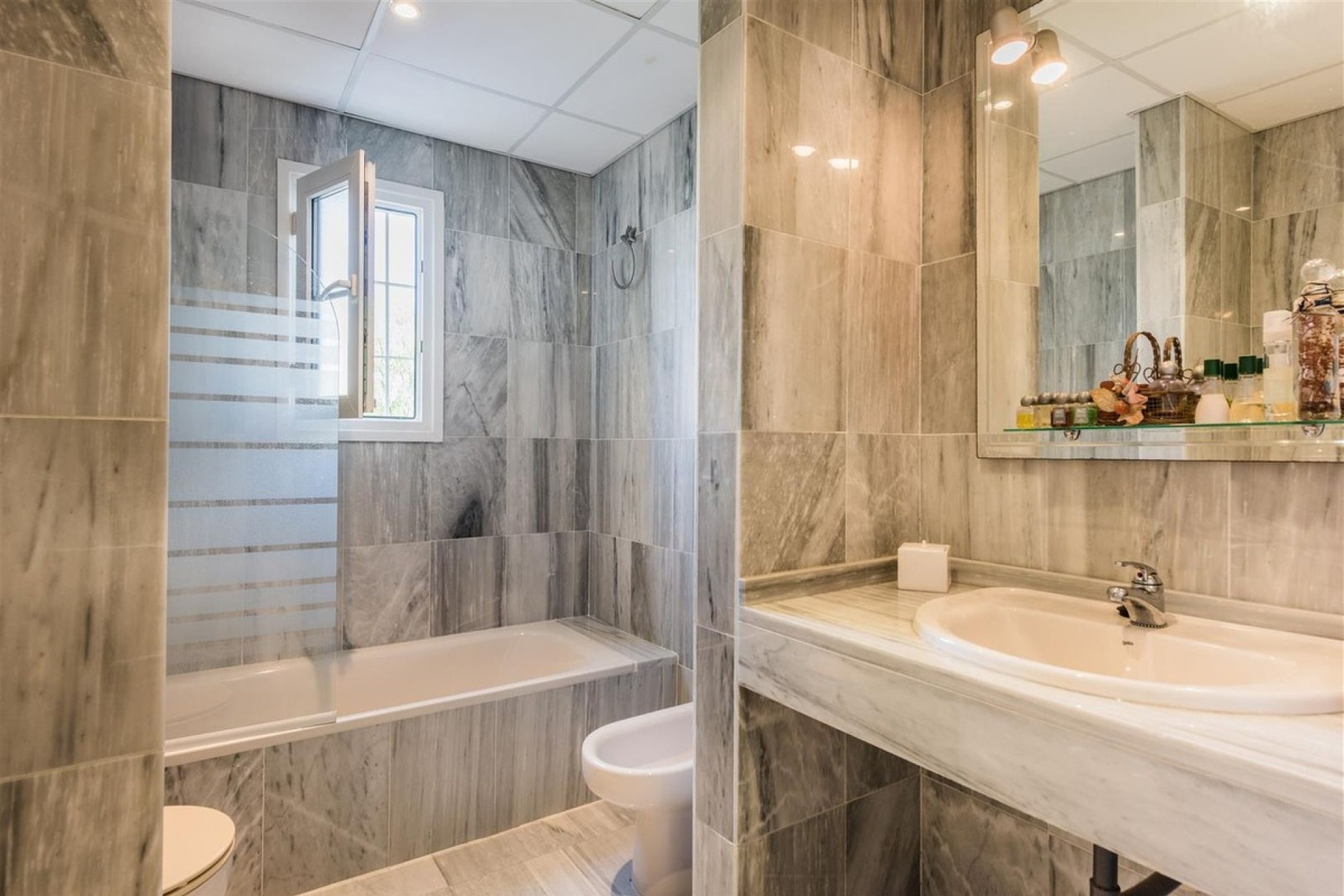 Rynek wtórny - apartment - Marbella - Cabopino