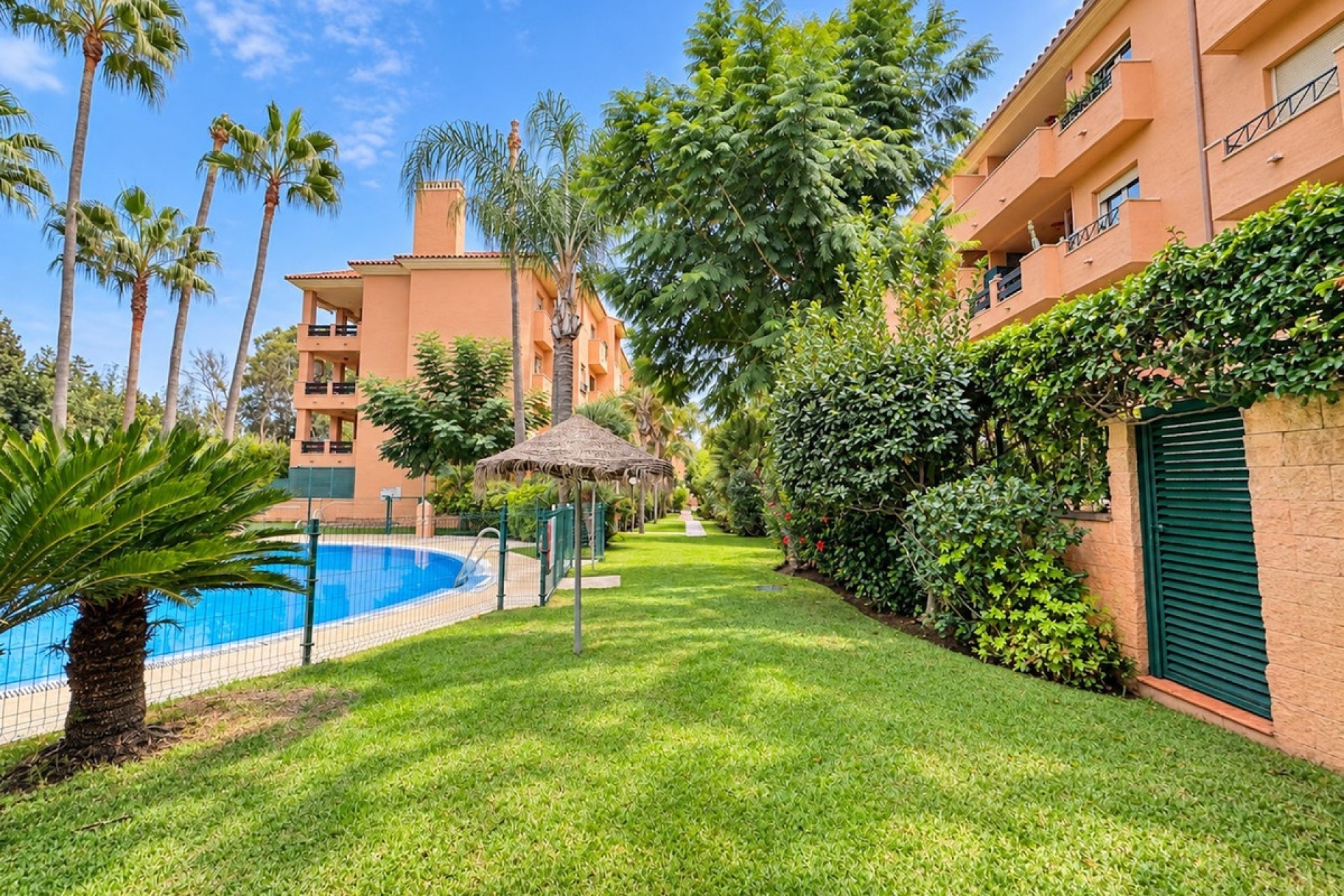 Rynek wtórny - apartment - Marbella - Cabopino