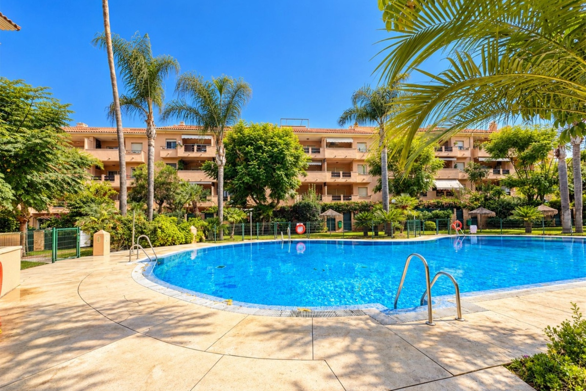 Rynek wtórny - apartment - Marbella - Cabopino