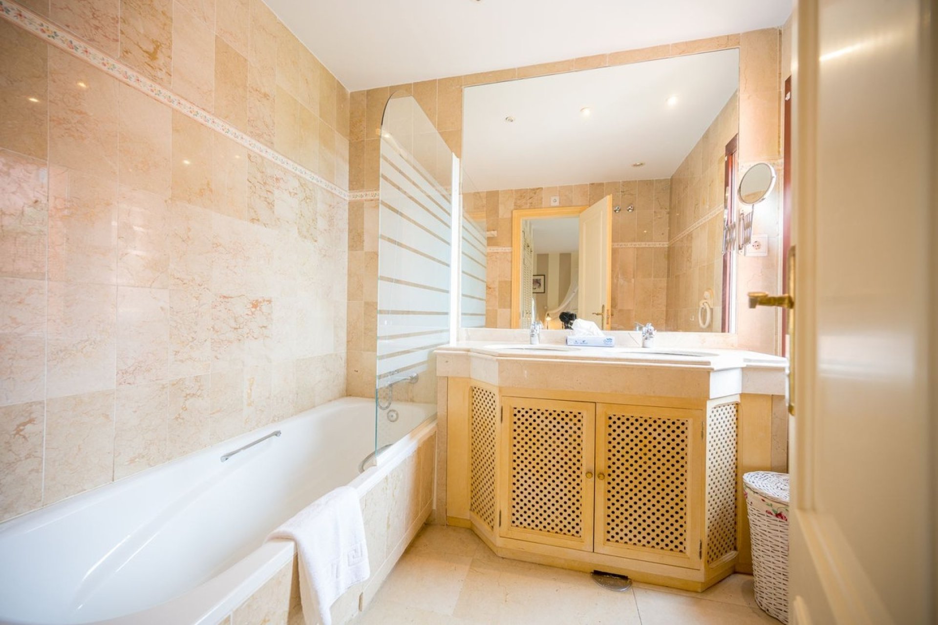 Rynek wtórny - apartment - Marbella - El Rosario