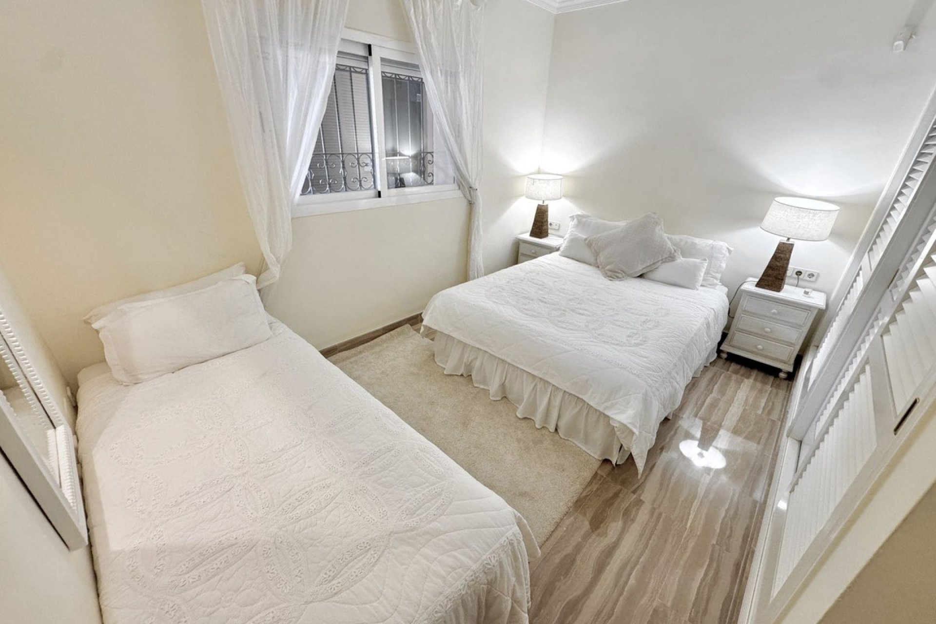 Rynek wtórny - apartment - Marbella - Elviria