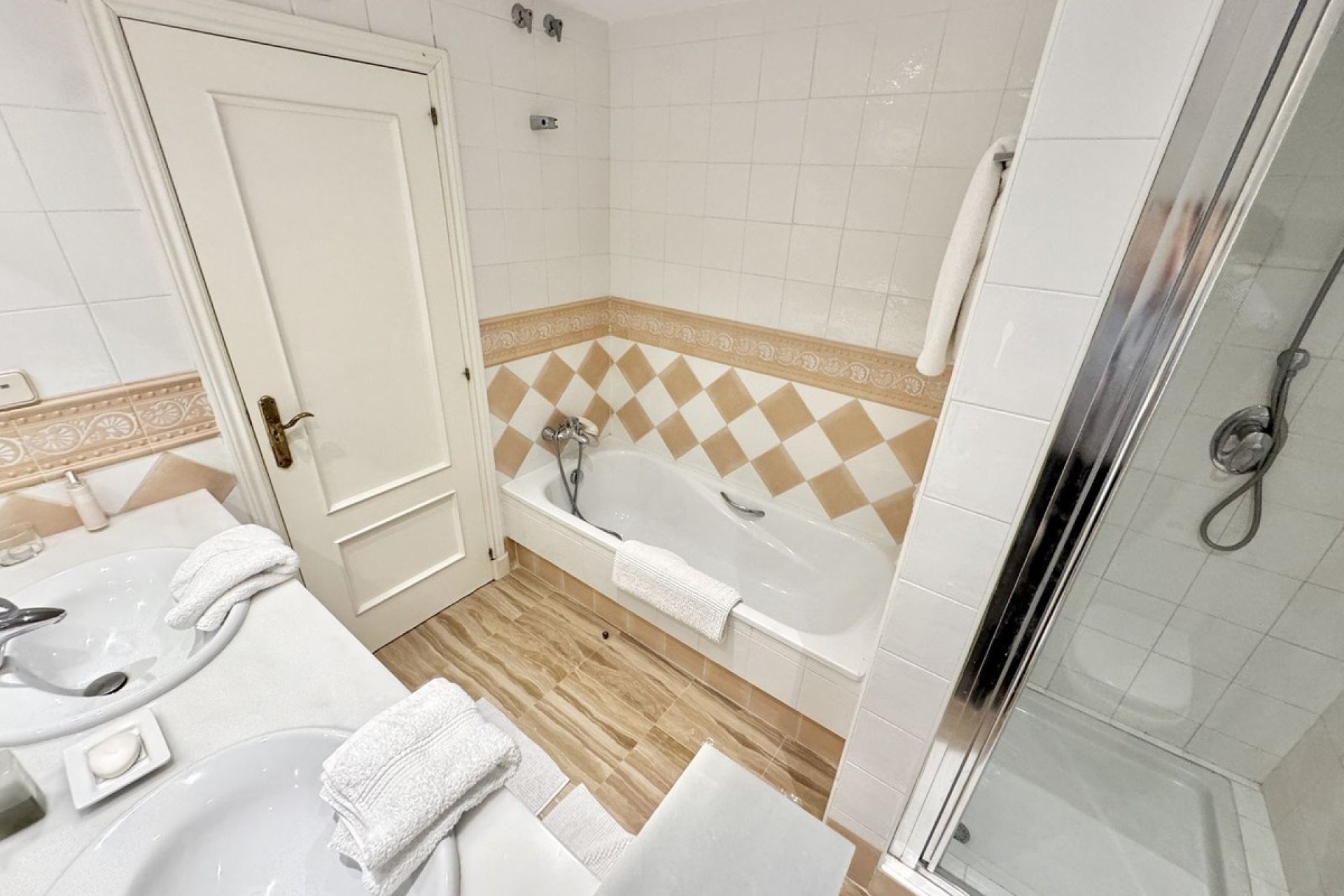 Rynek wtórny - apartment - Marbella - Elviria
