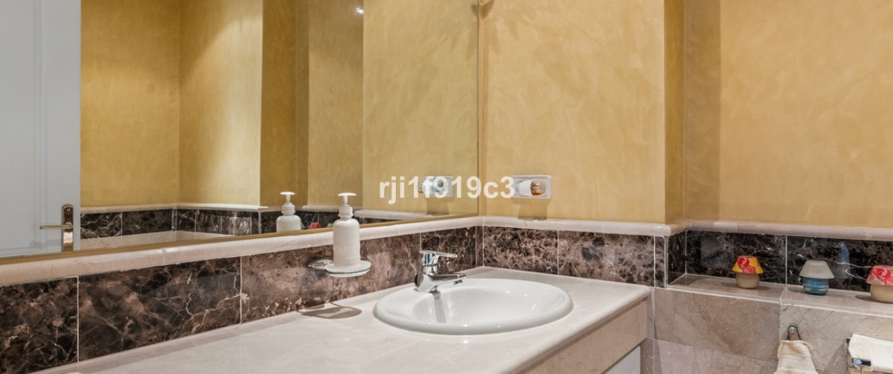 Rynek wtórny - apartment - Marbella - Elviria