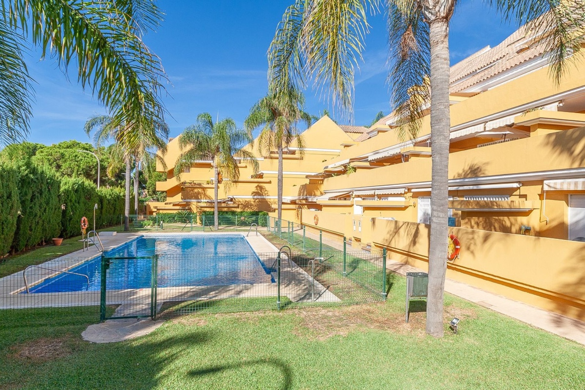 Rynek wtórny - apartment - Marbella - Elviria
