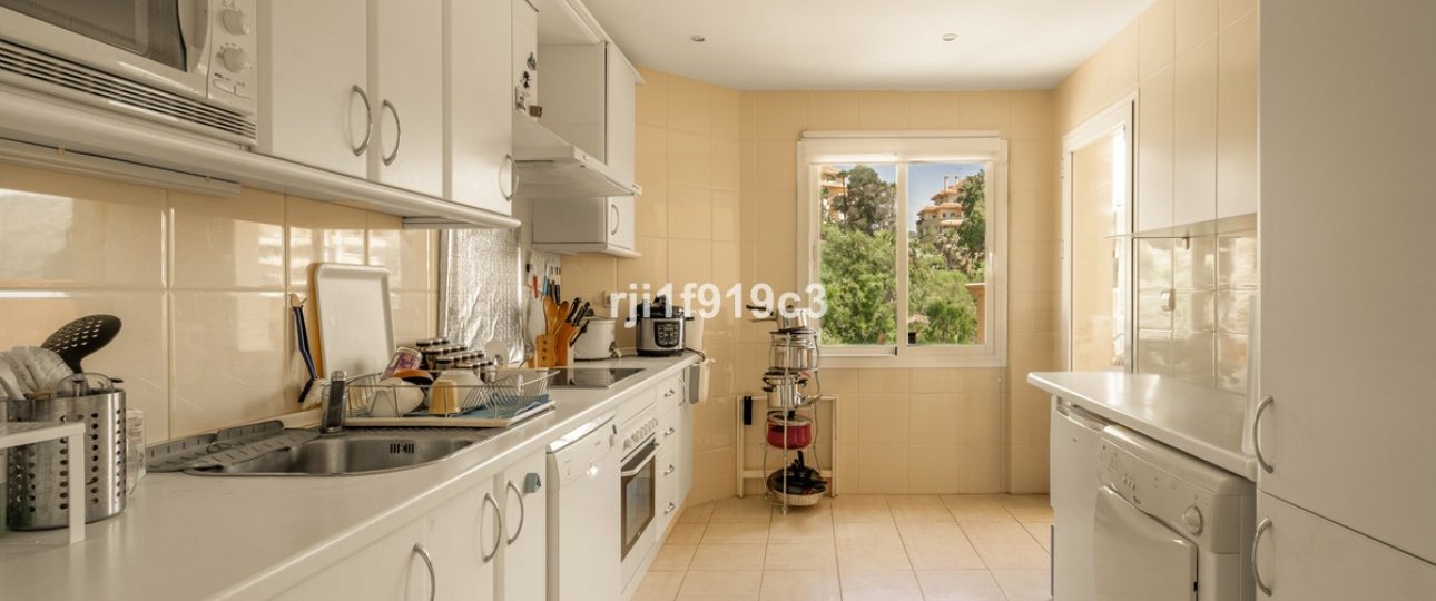Rynek wtórny - apartment - Marbella - Elviria
