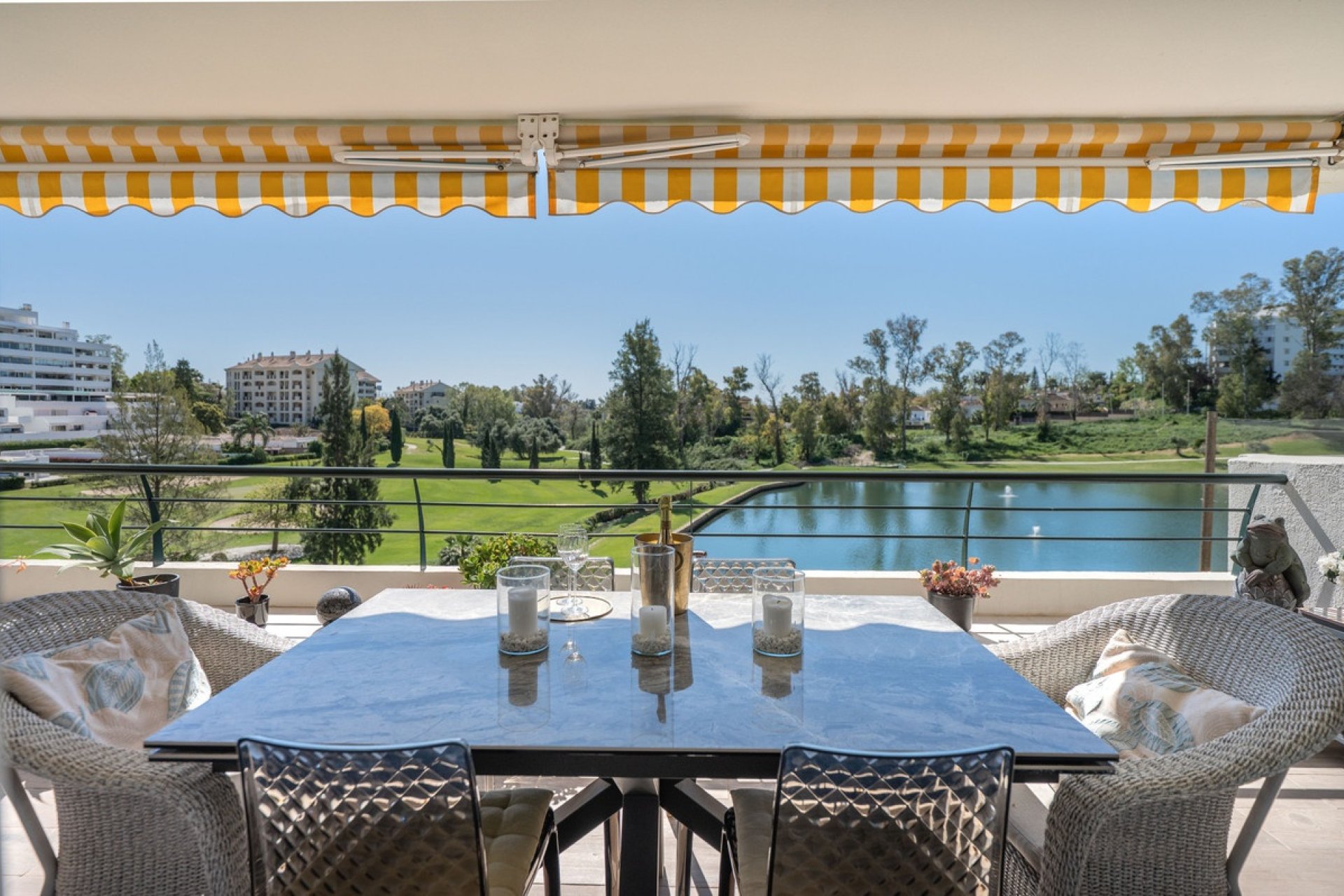Rynek wtórny - apartment - Marbella - Guadalmina Alta