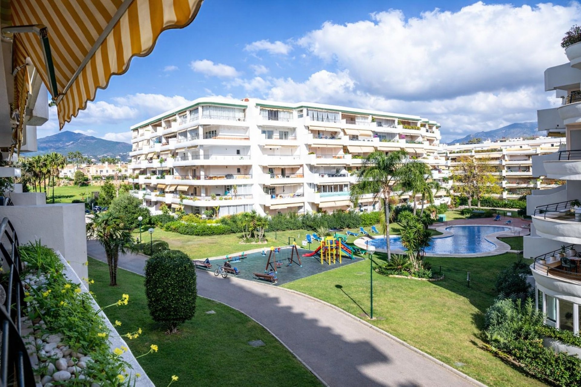Rynek wtórny - apartment - Marbella - Guadalmina Alta