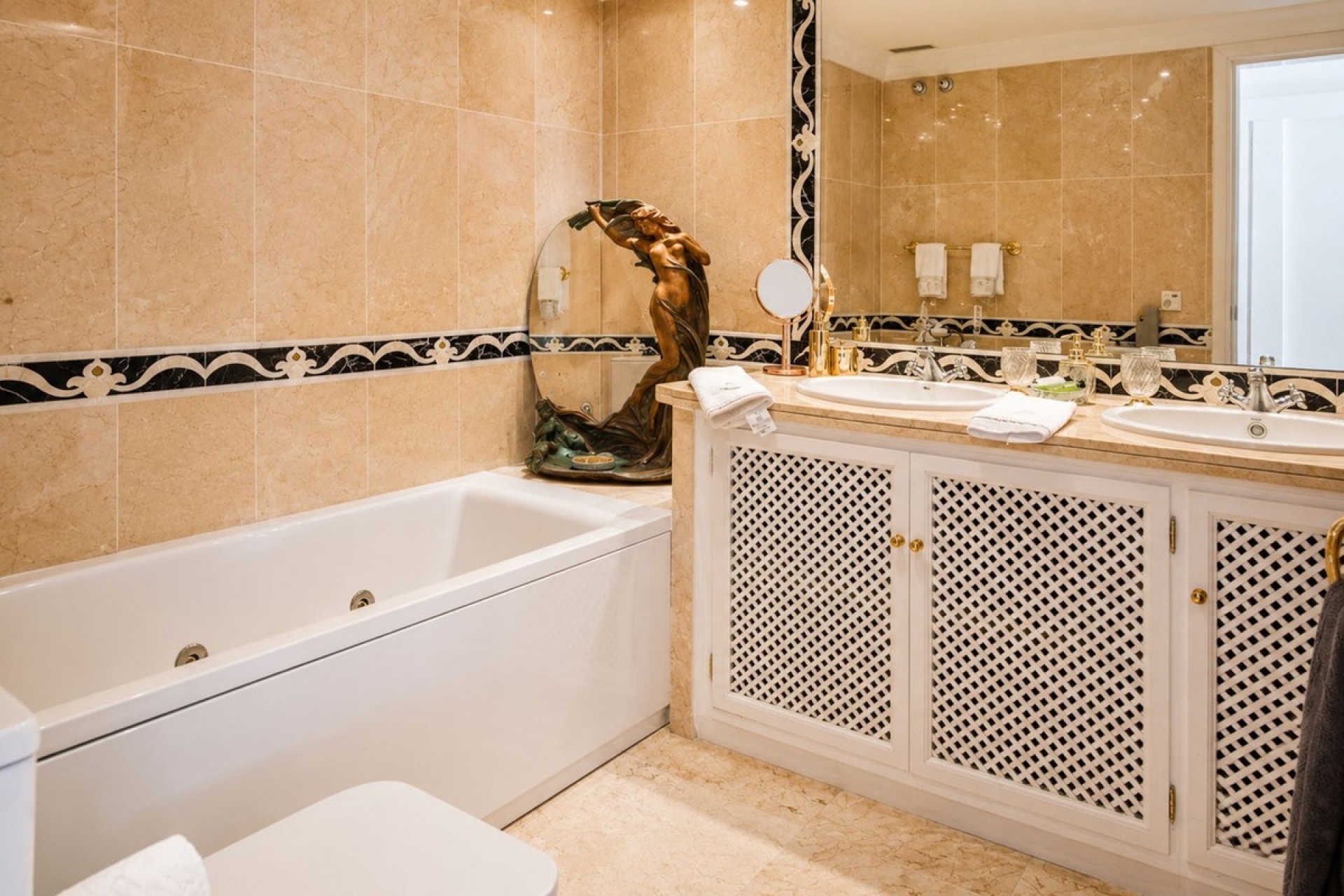 Rynek wtórny - apartment - Marbella - Guadalmina Alta